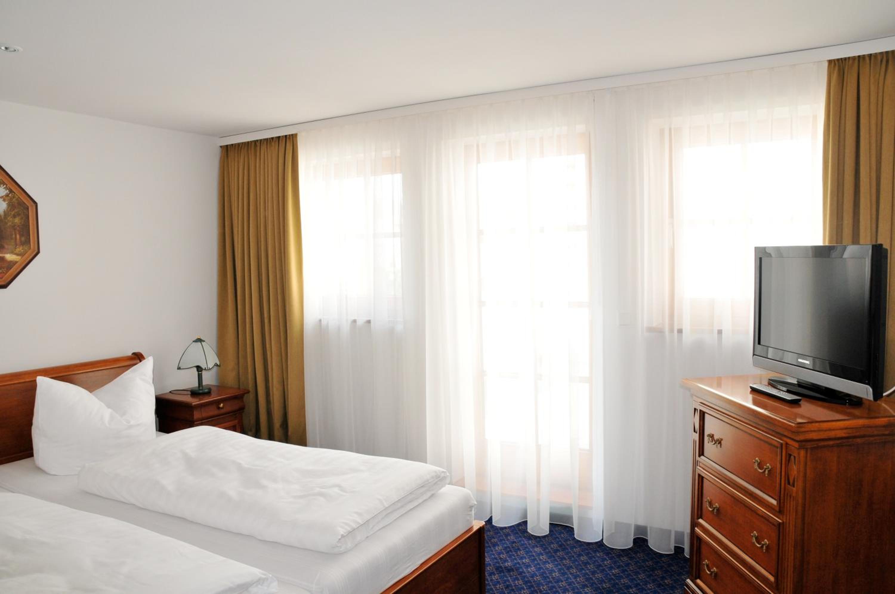 Double Room - Photo 6