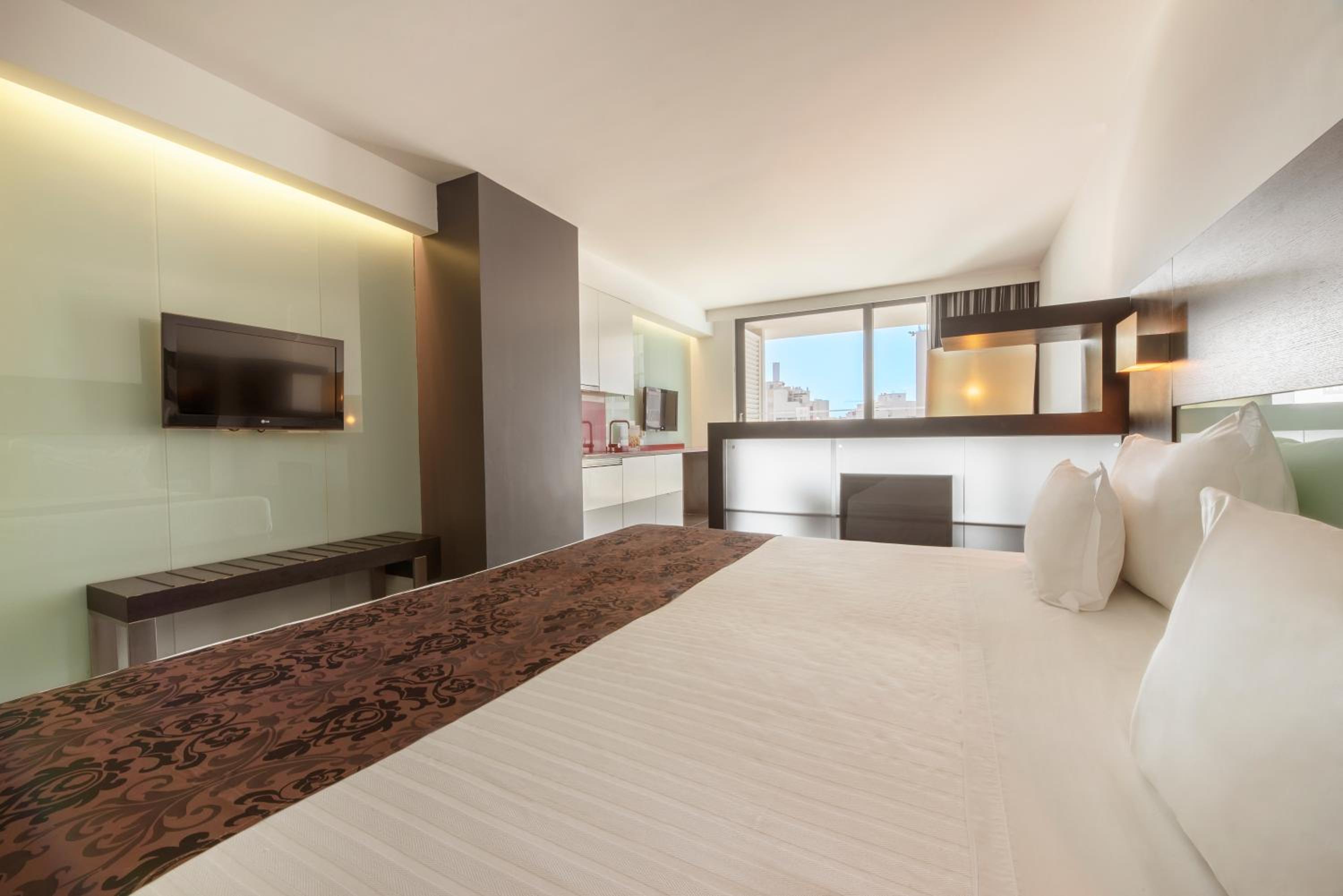 Prestige Suite with Side Sea View (3 Adults)