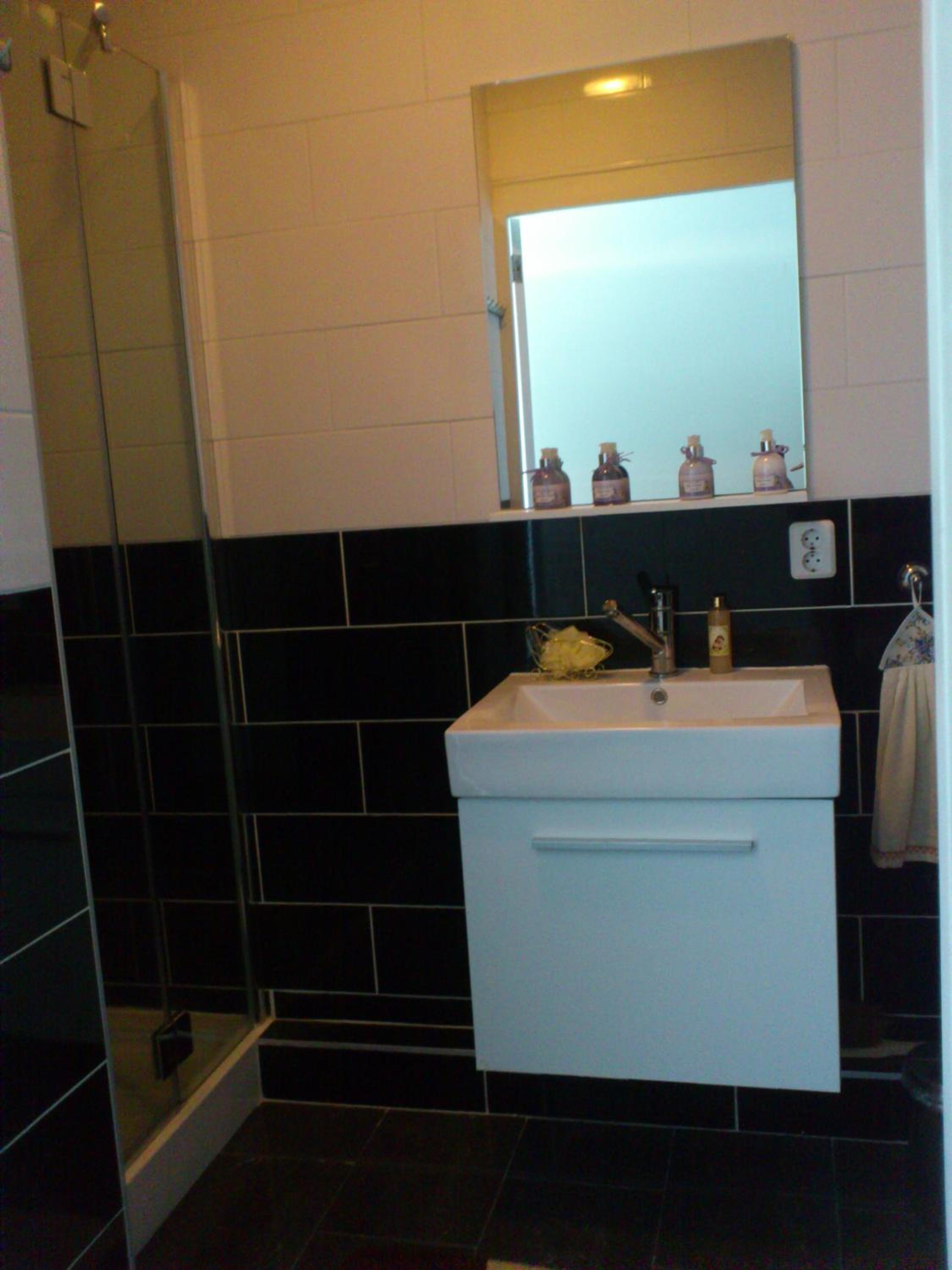 One-Bedroom Apartment - Photo 12