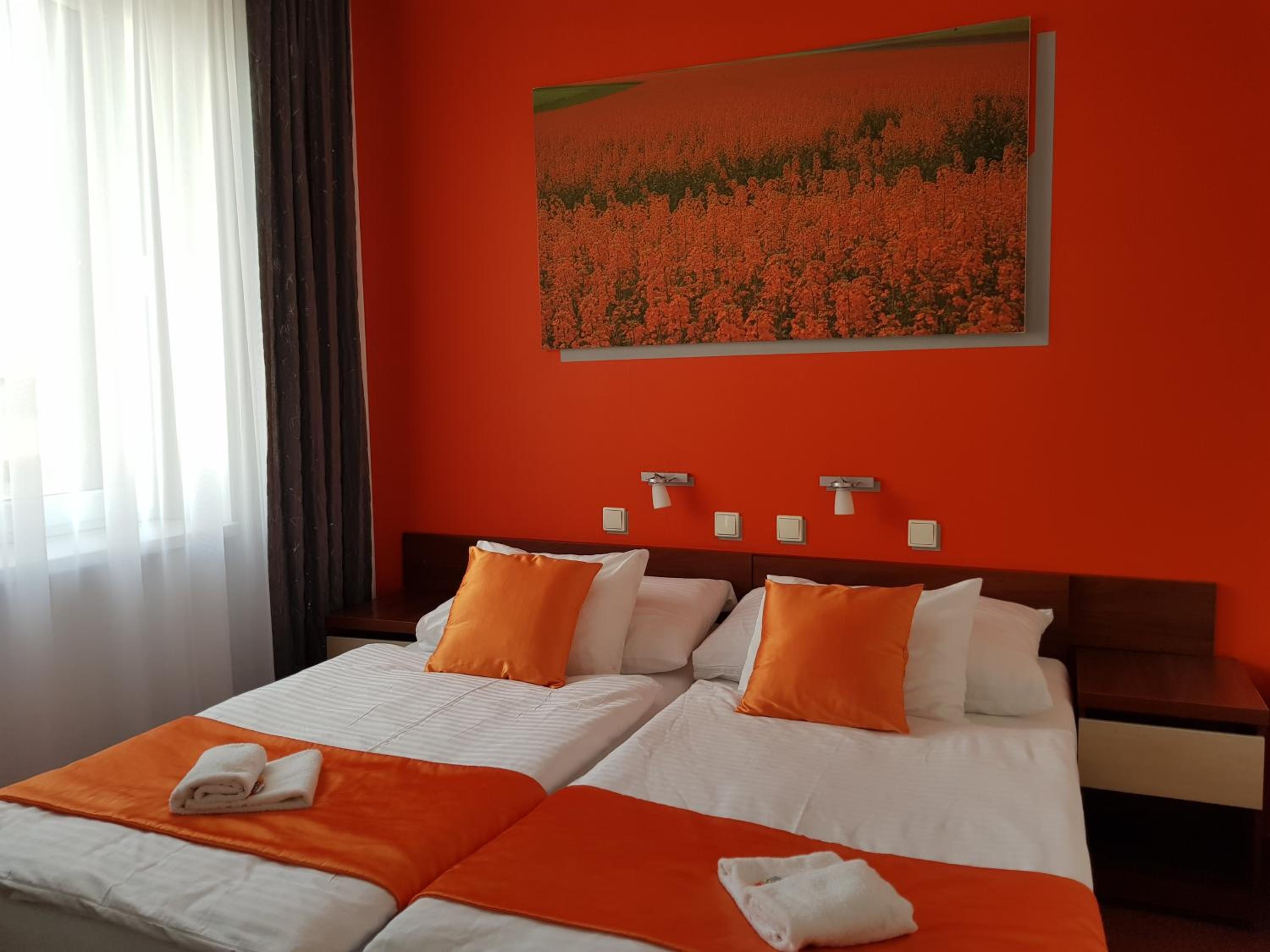 Classic Double or Twin Room - Photo 4