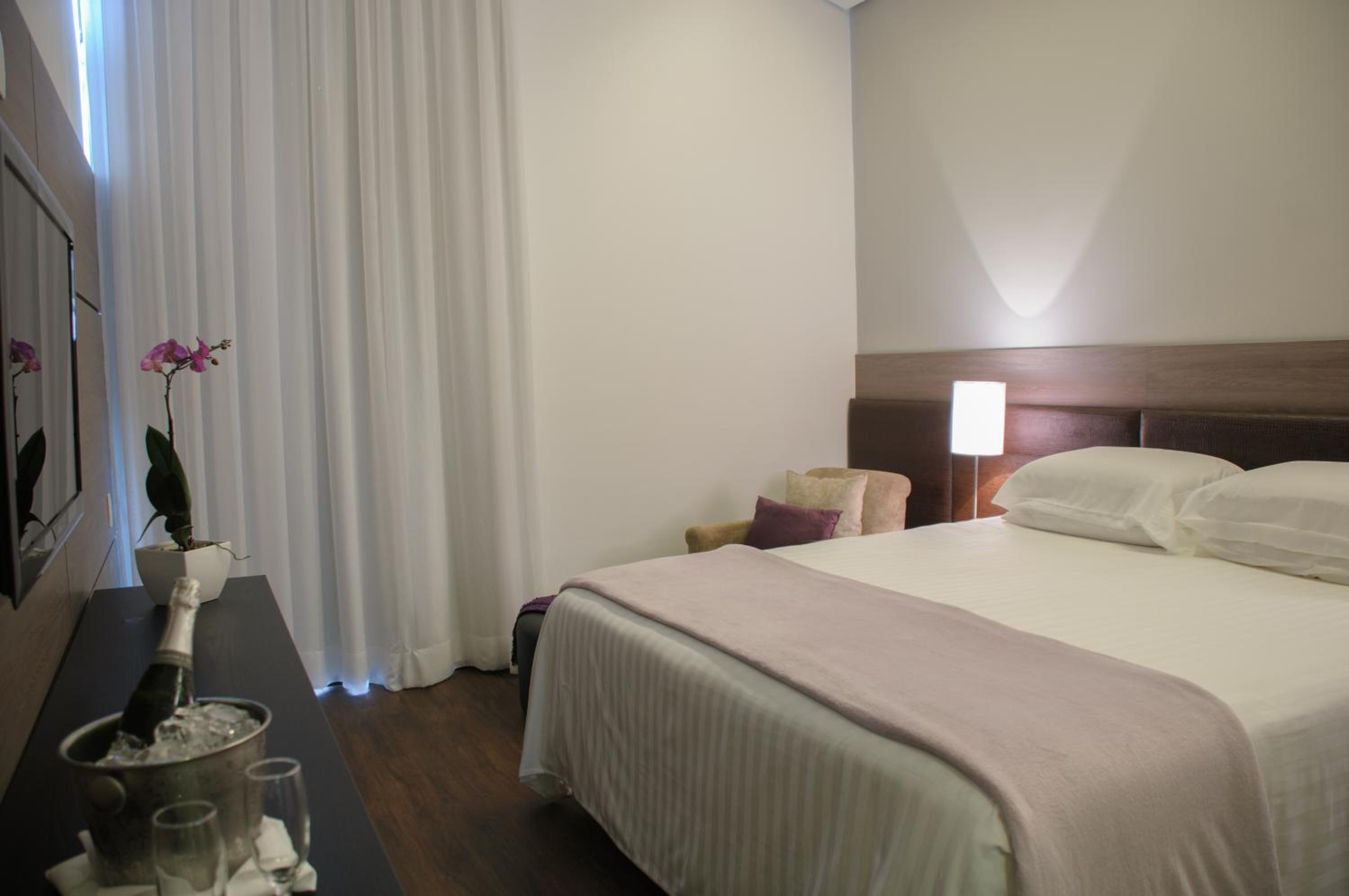 Deluxe Double Room (2 Adults + 1 Child) photo 2