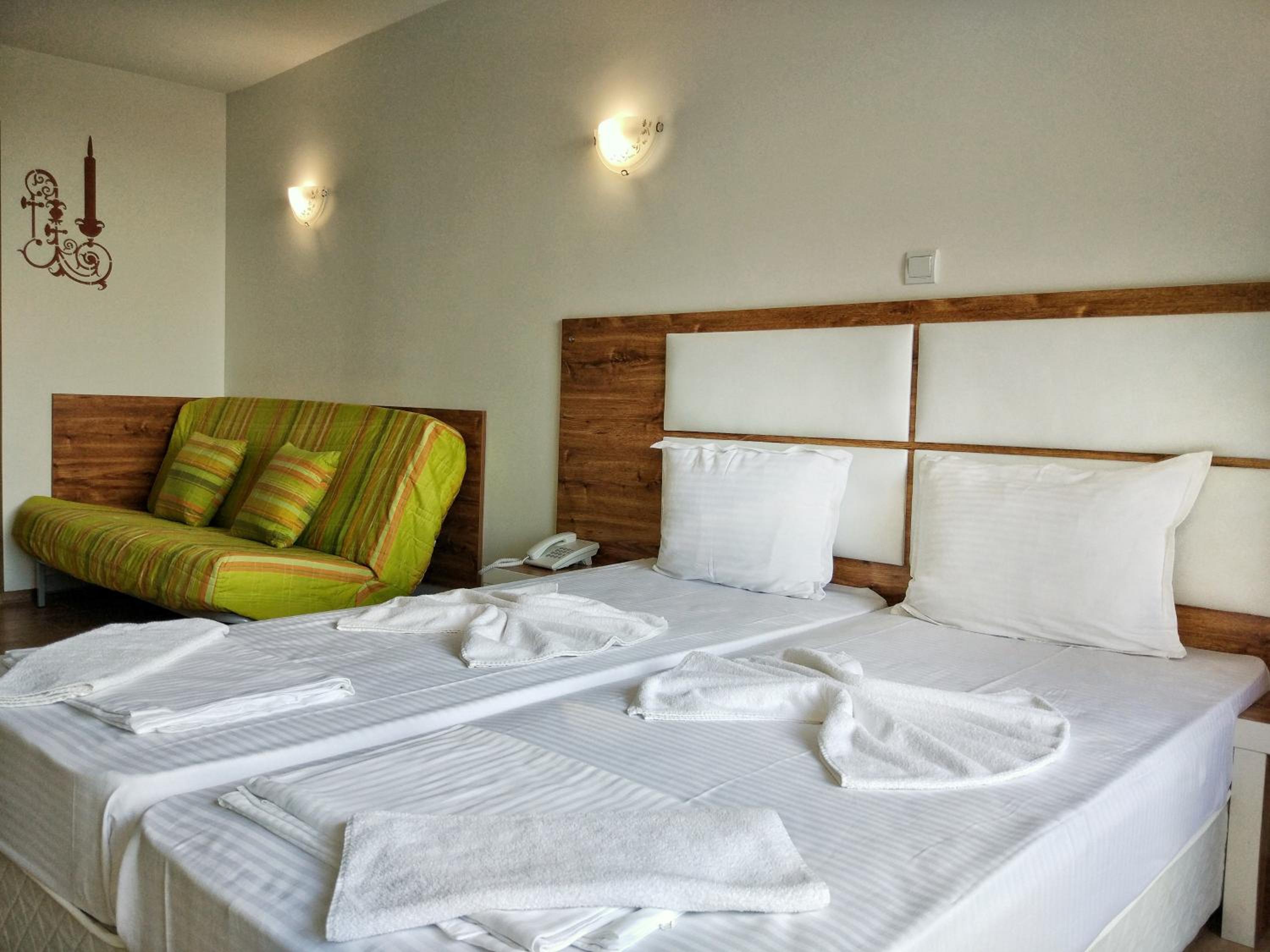 Triple Room with Balcony and Sea View photo 1