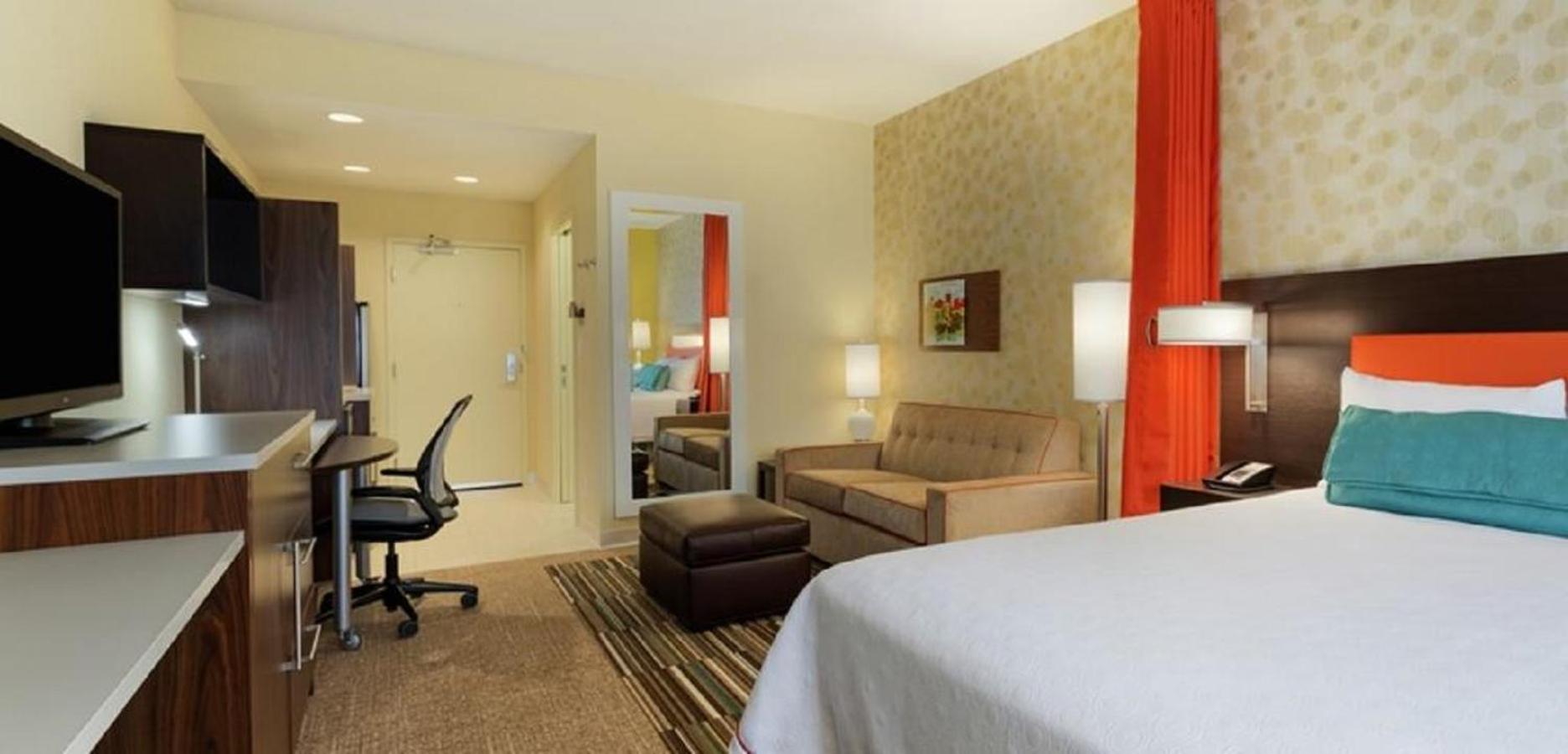 Queen Studio with Two Queen Beds - Non-Smoking - Photo 6
