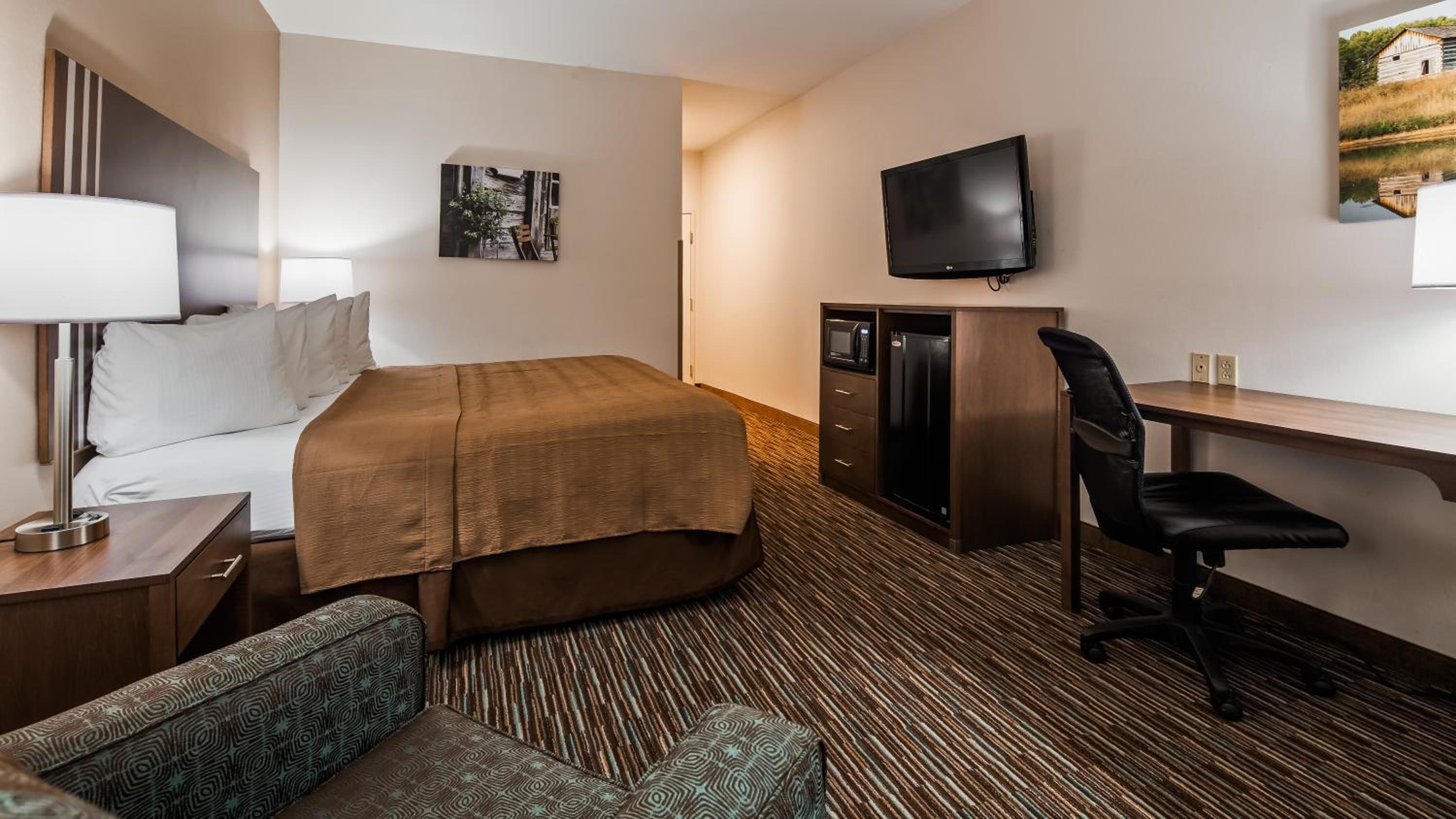 King Room - Non-Smoking photo 2