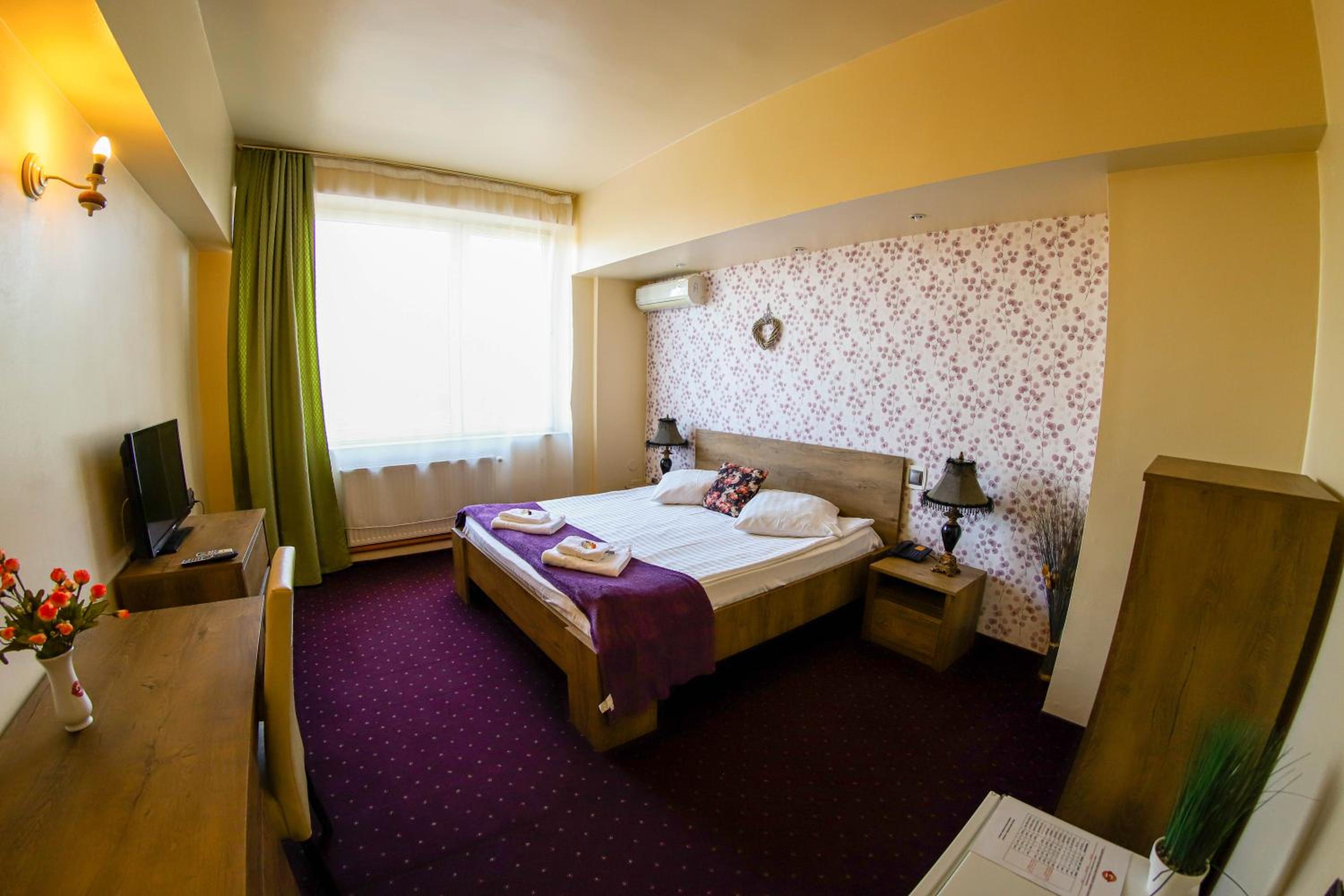 Deluxe Double Room - Photo 7