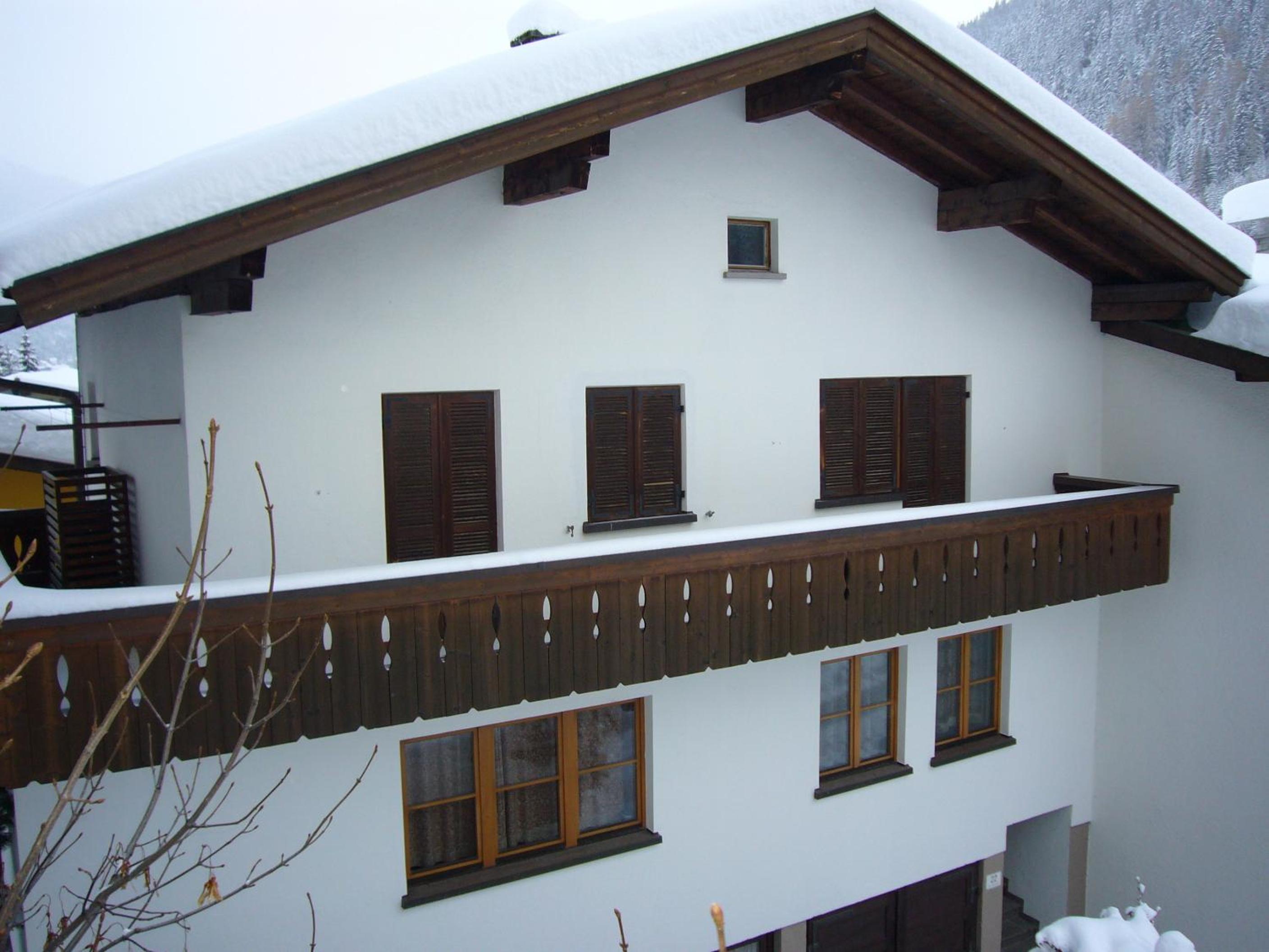 Chalet with Balcony photo 3