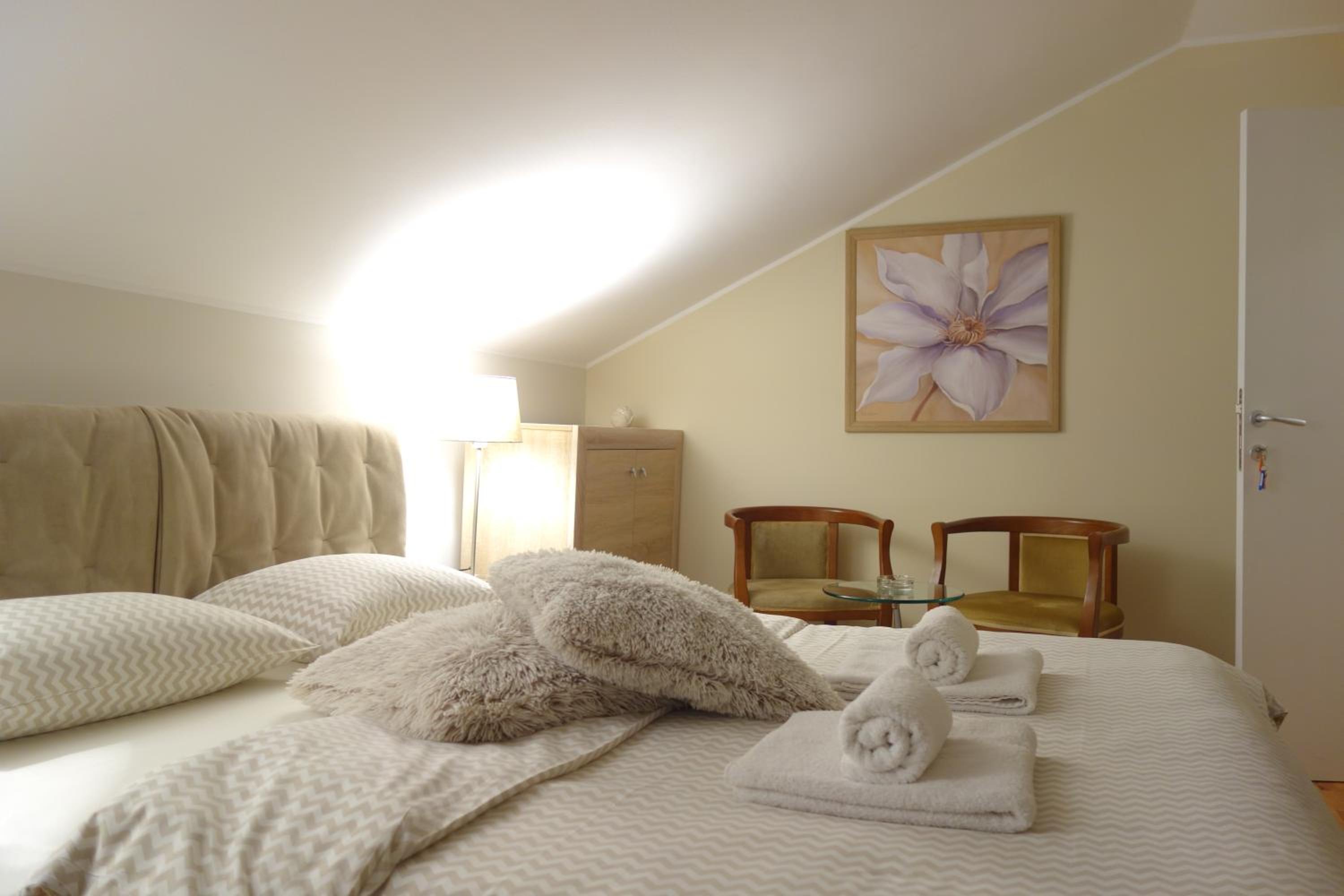 Superior King Room - Photo 2