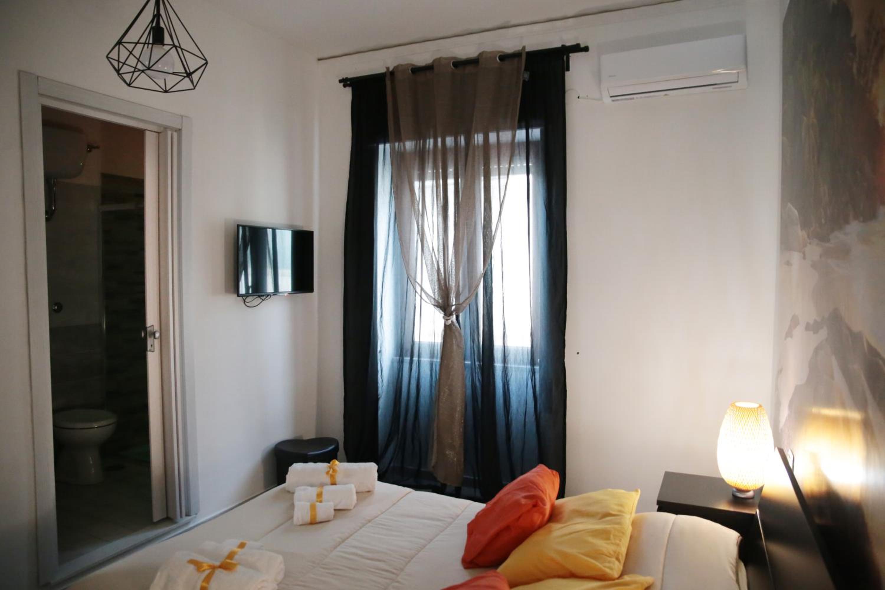 Superior King Room - Photo 1
