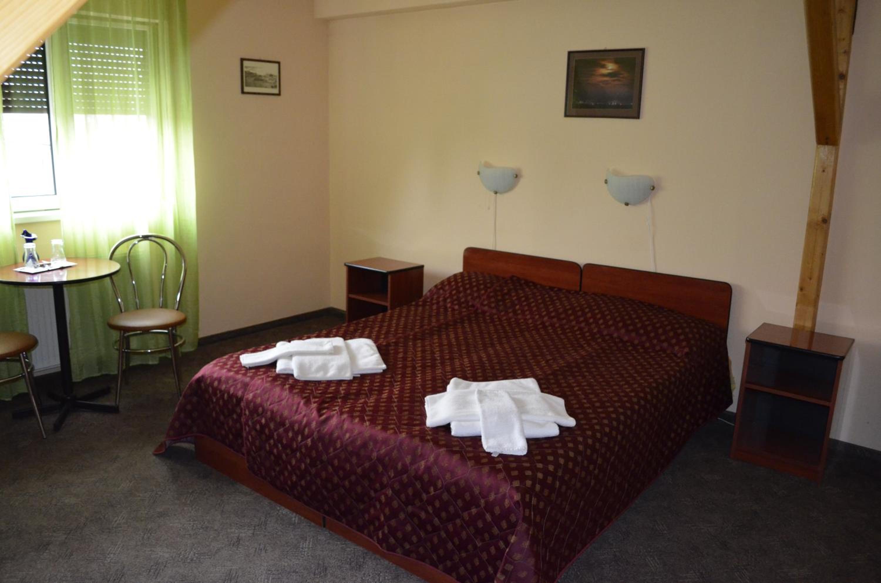 Double Room - Photo 3