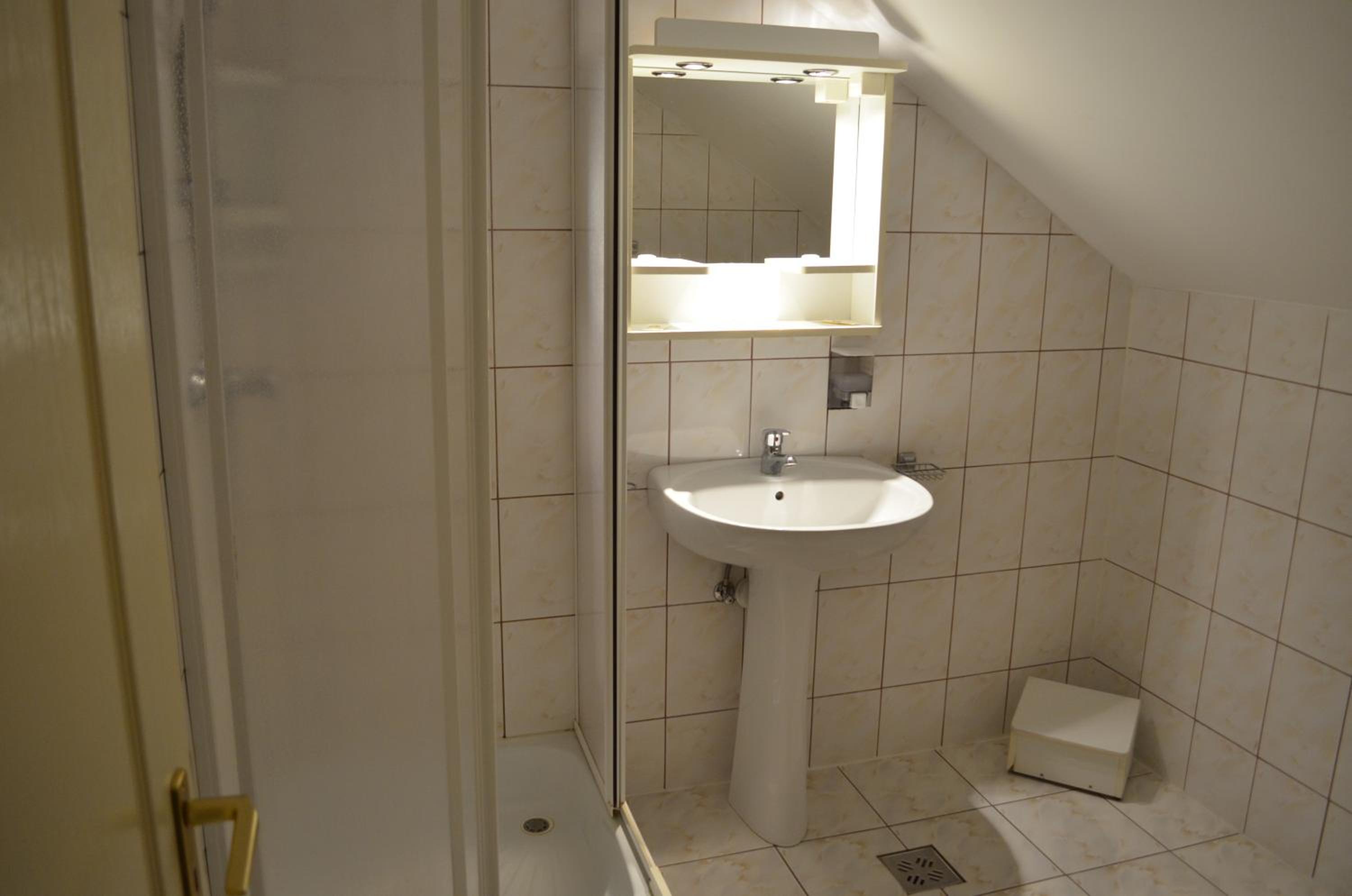 Double Room - Photo 6