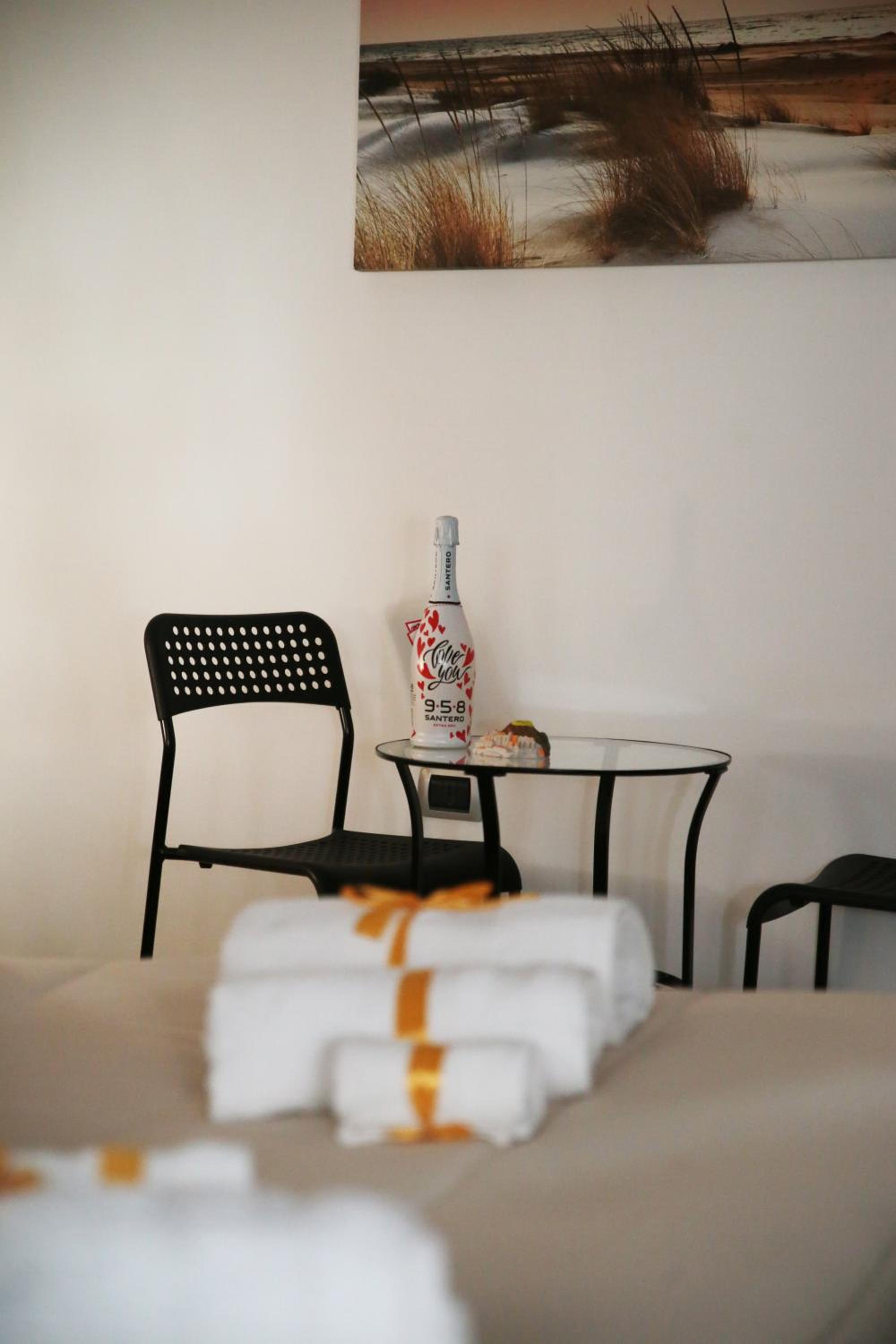 Superior King Room - Photo 3
