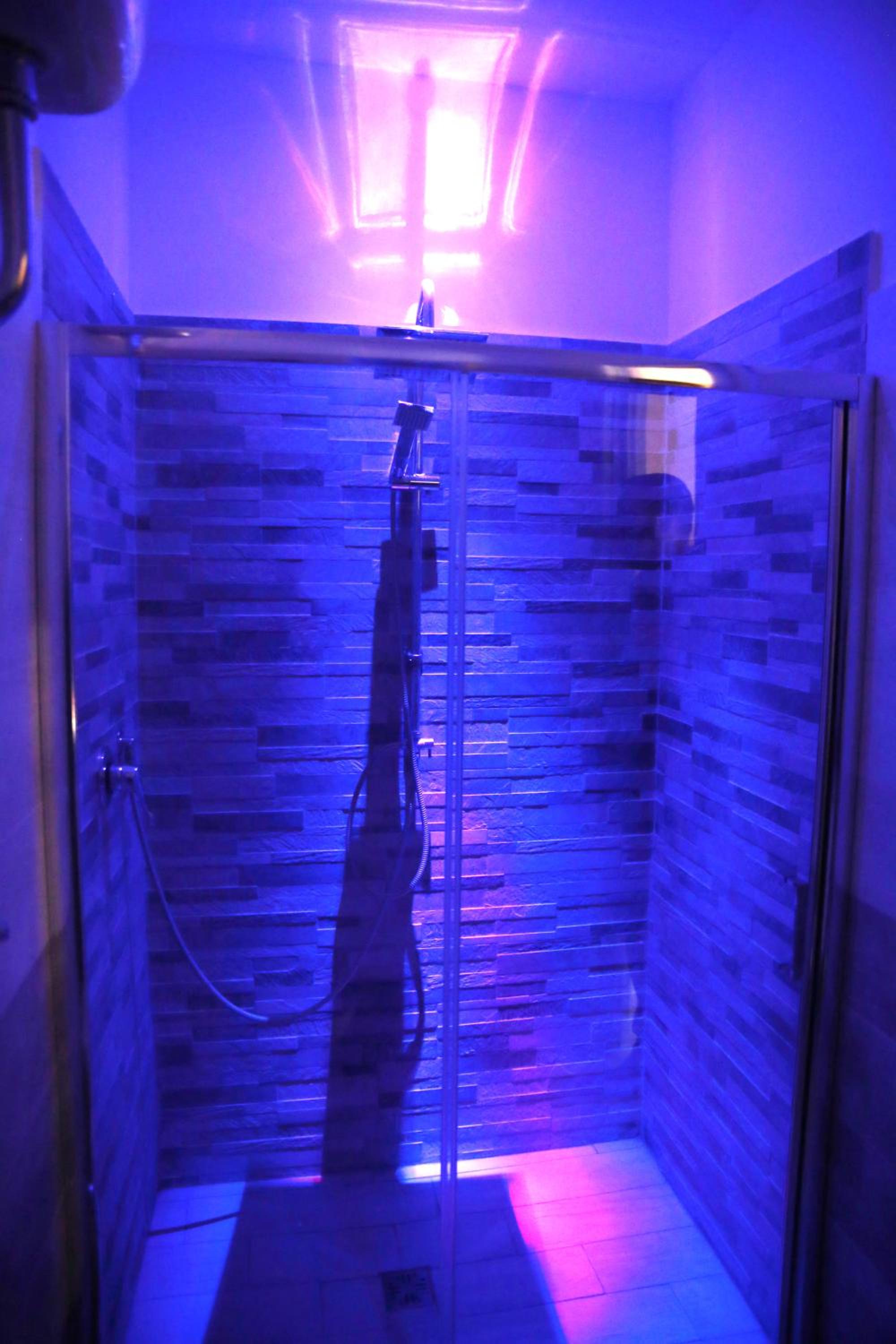 Superior King Room - Photo 8