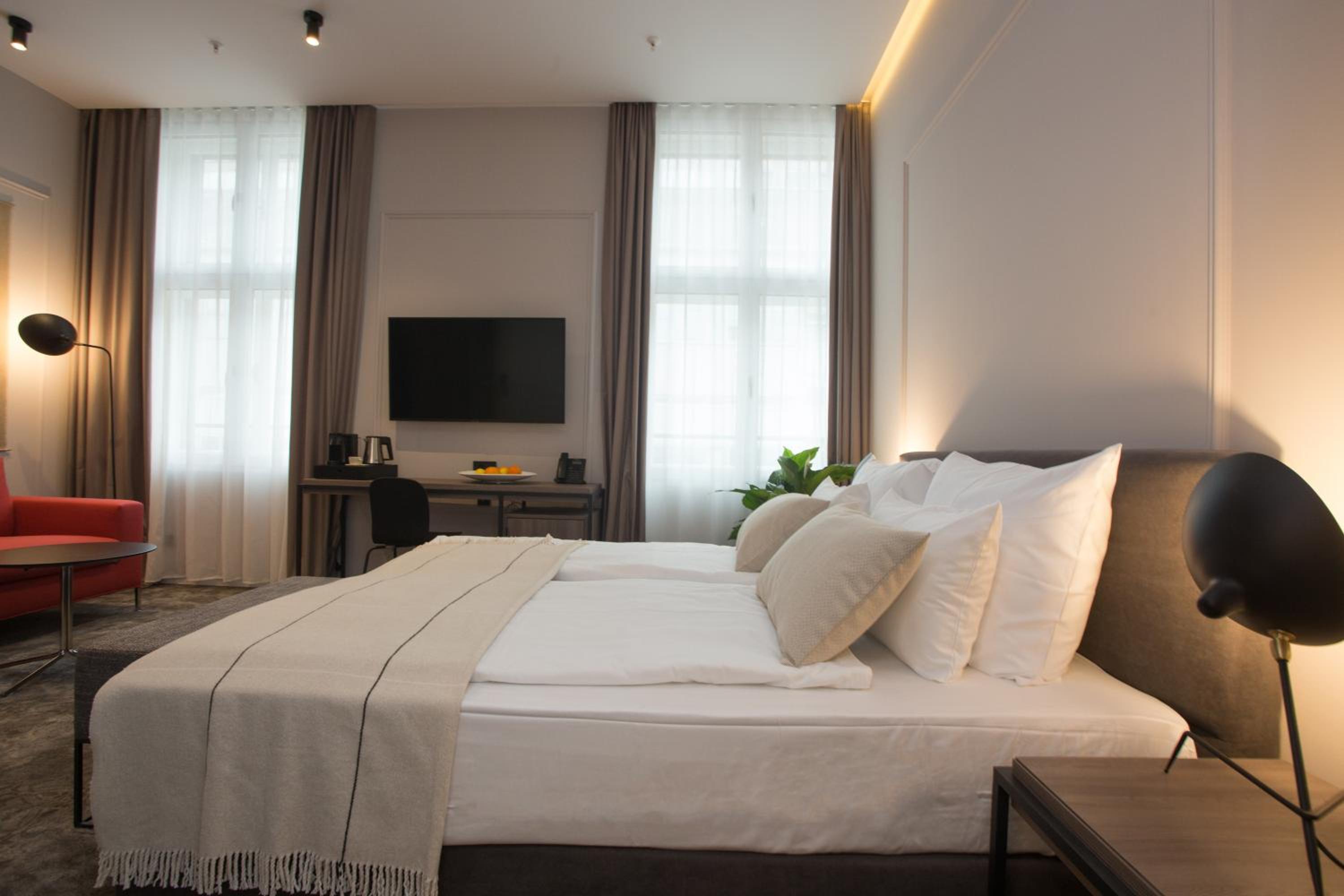 Superior King Room - Photo 4