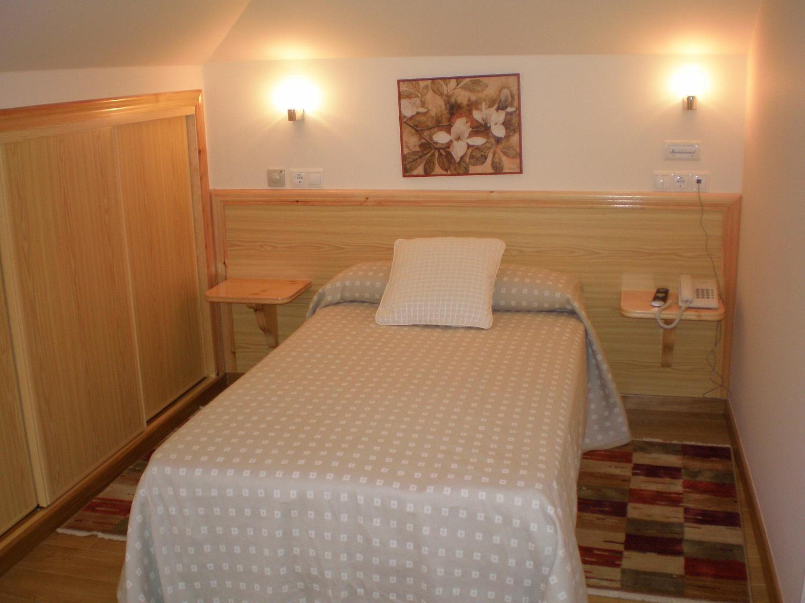 Basic Double Room photo 2
