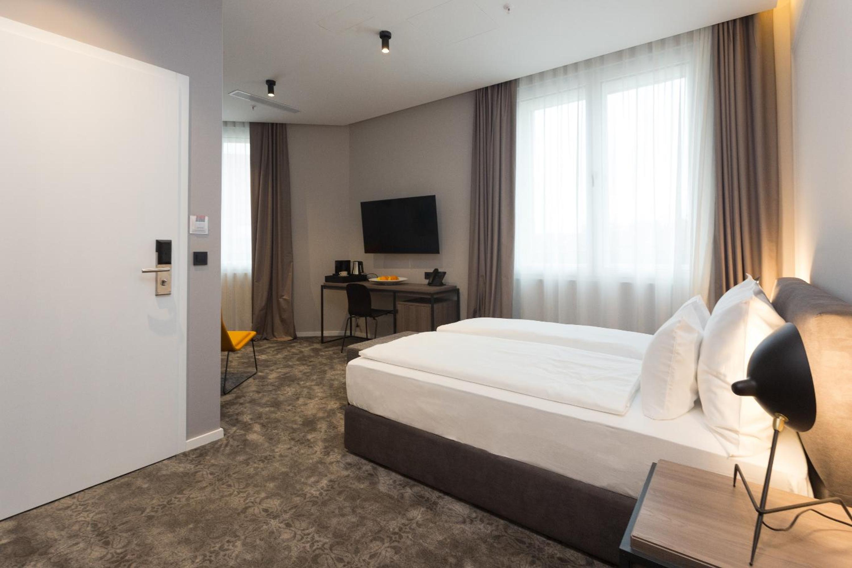 Superior King Room - Photo 14