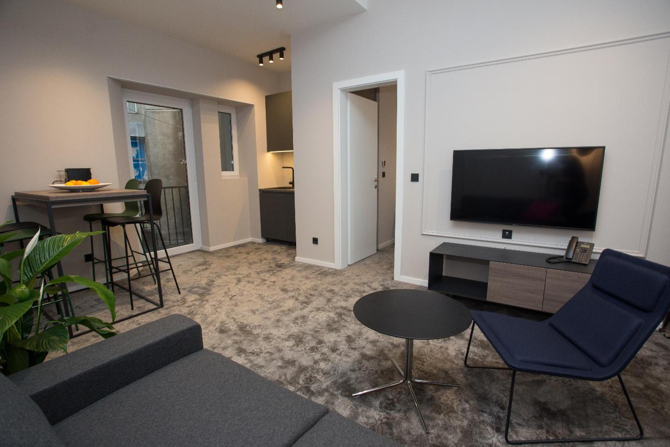 One-Bedroom Suite - Photo 1