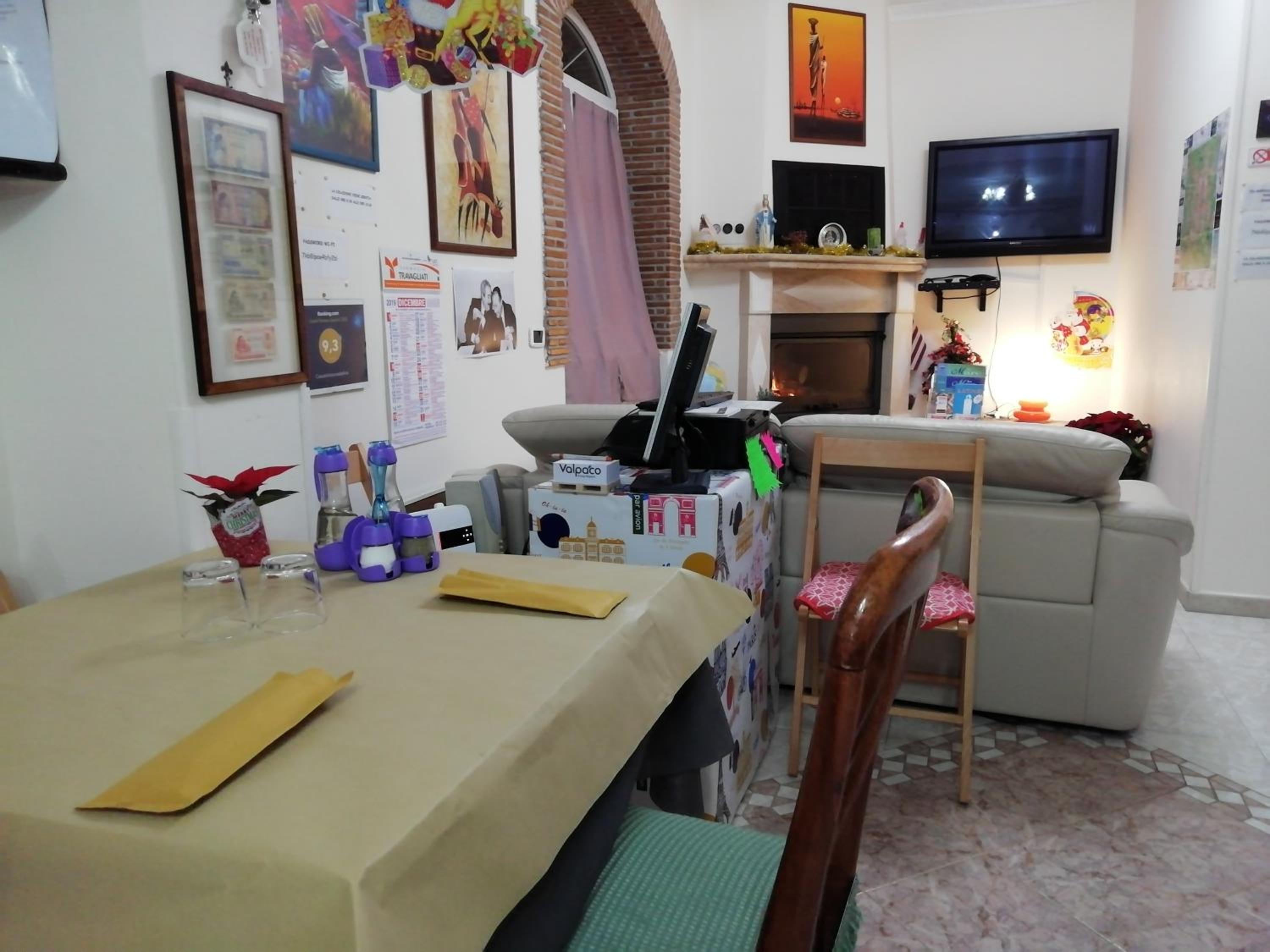 Triple Room - Photo 9