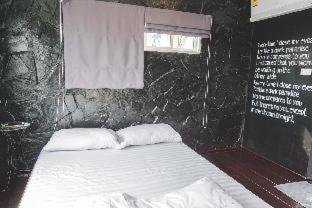 Standard Queen Room photo 2