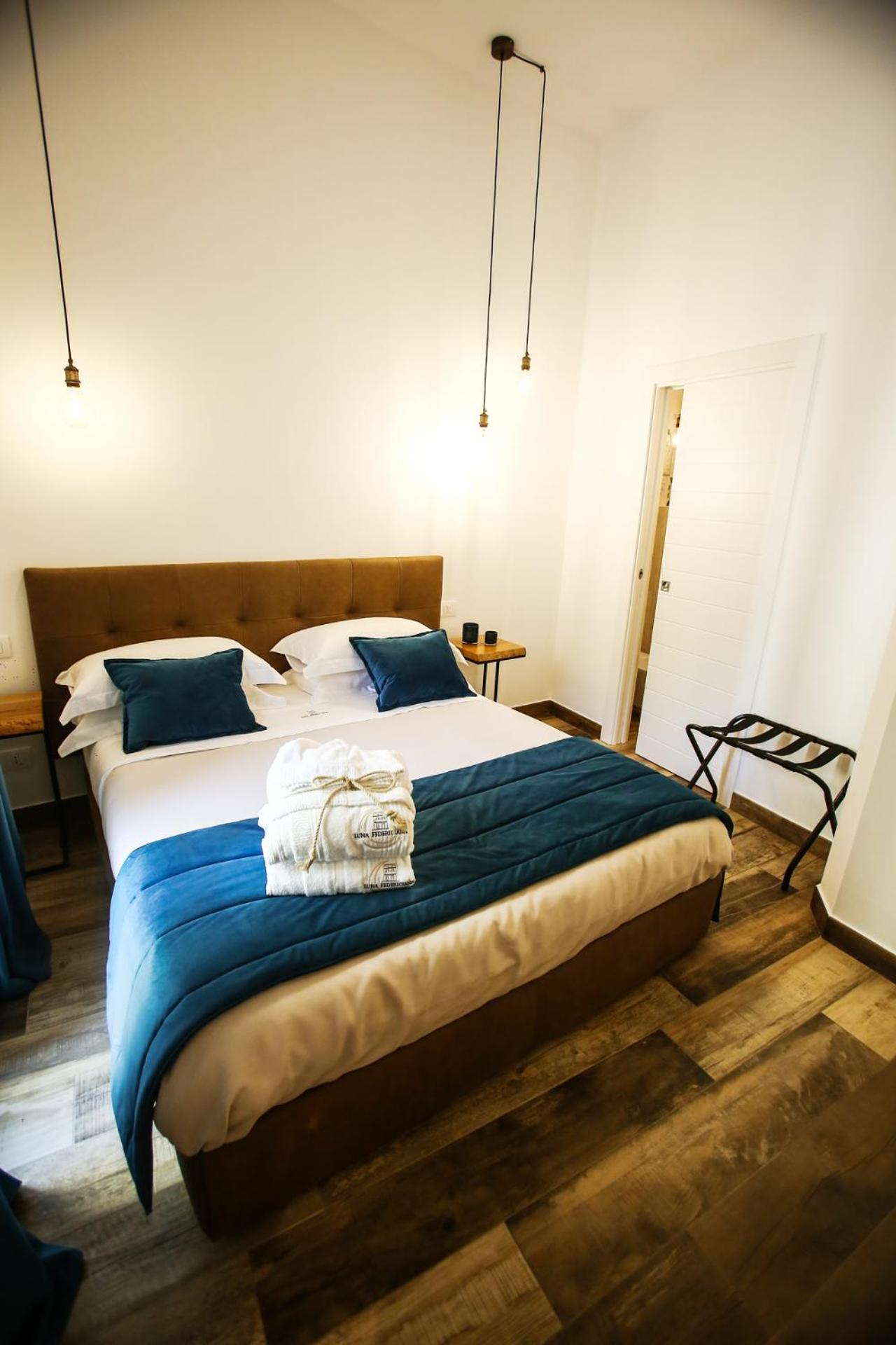 Deluxe Room - Photo 2