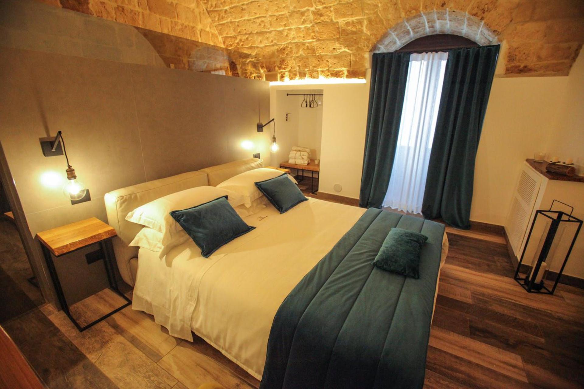 Deluxe Suite - Photo 2