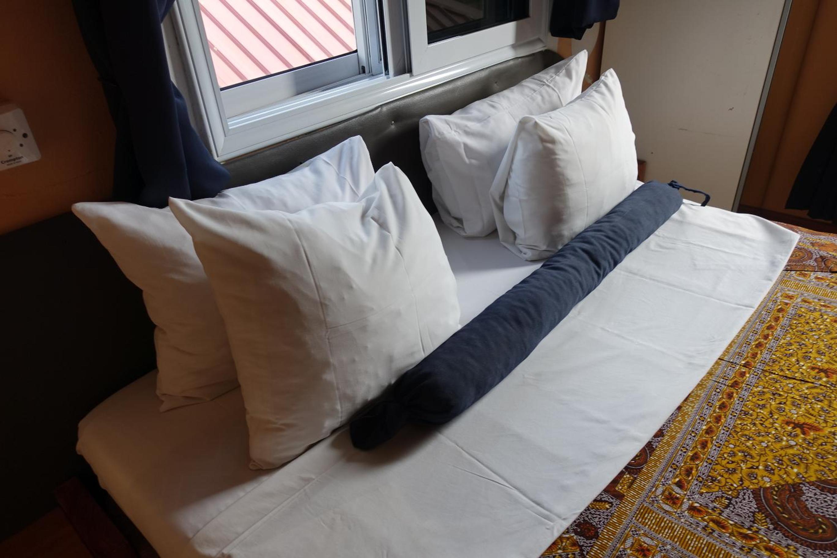 Double or Twin Room with Private Bathroom photo 2