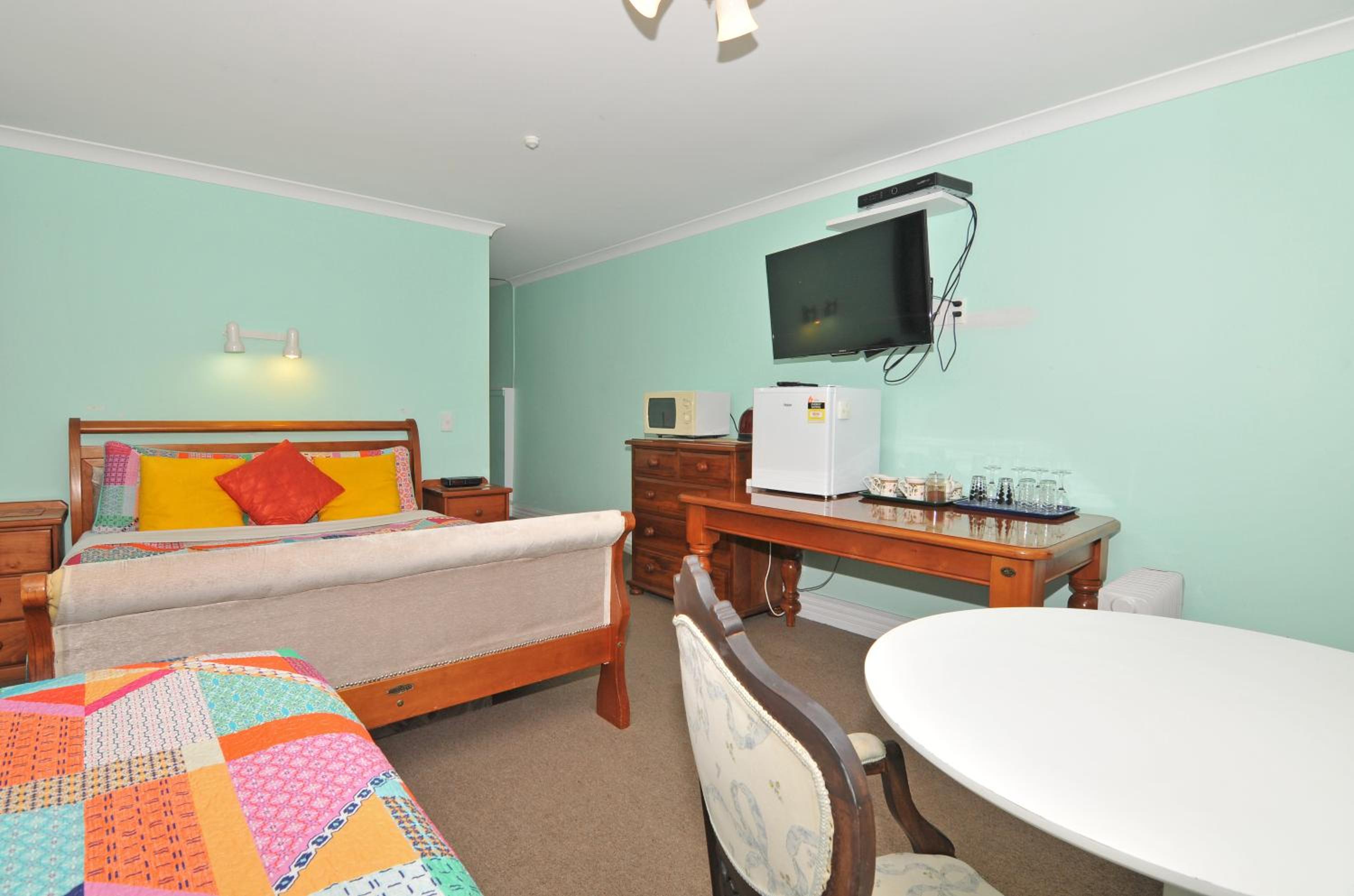 Triple Room with Private Bathroom photo 3