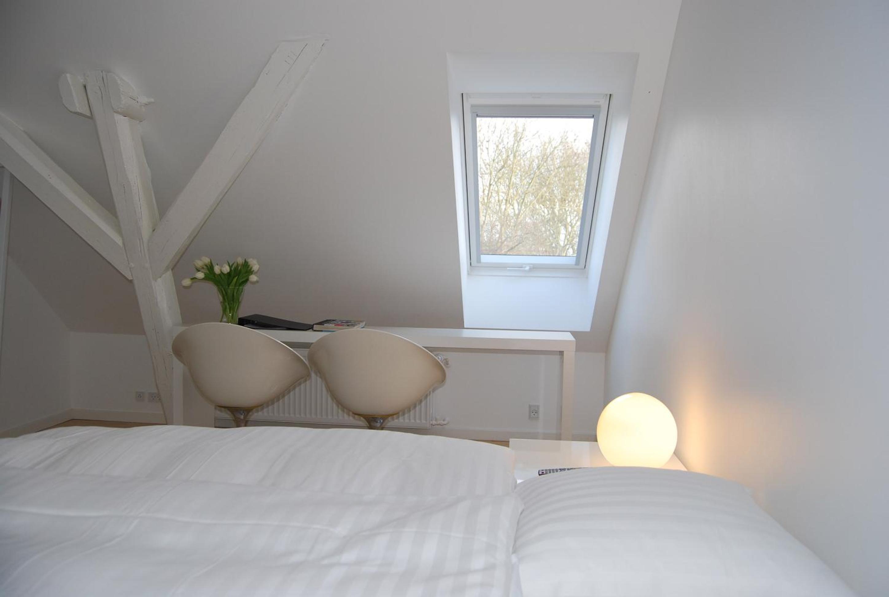 Double or Twin Room with Shared Bathroom photo 1