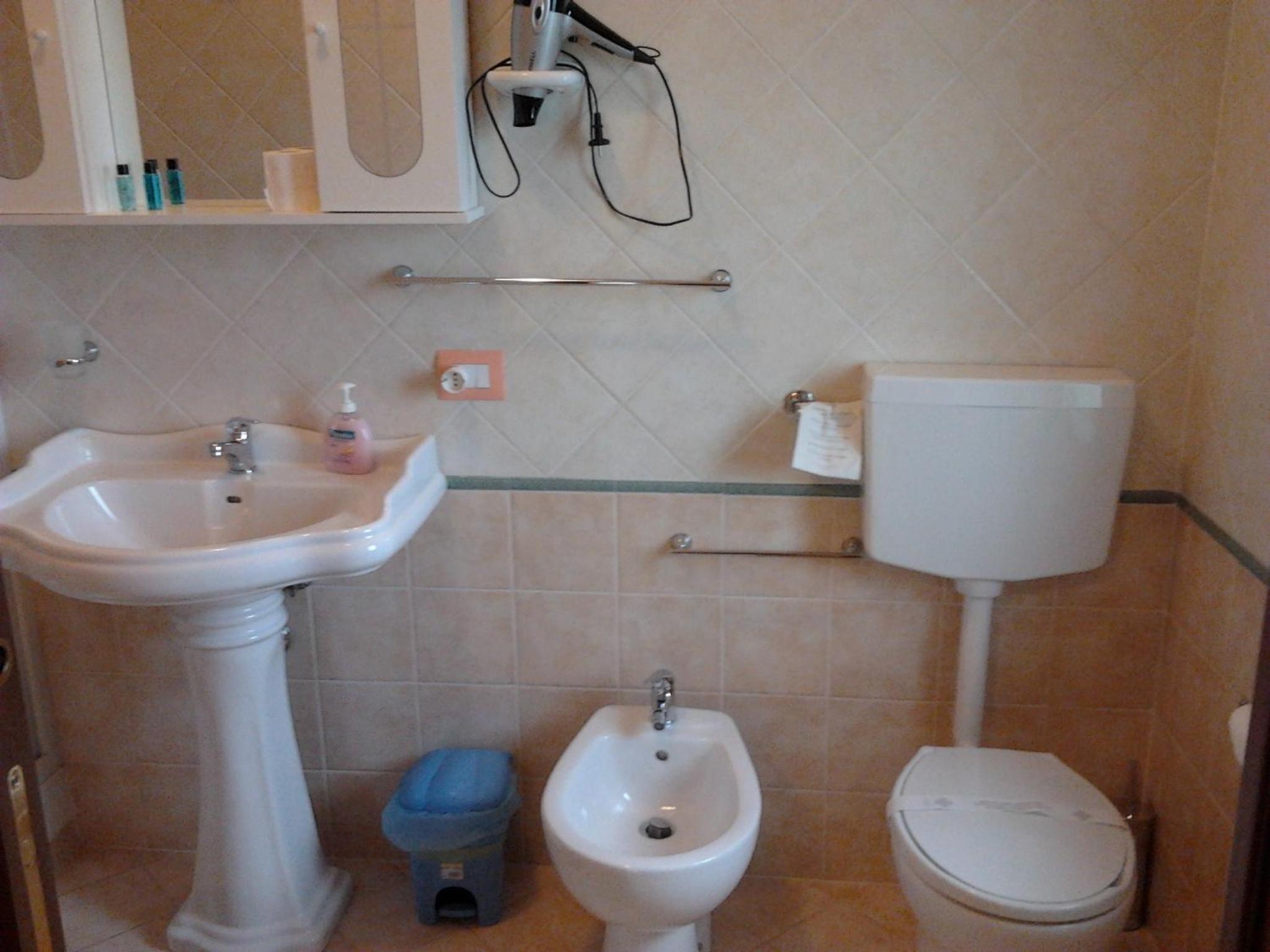 Quadruple Room - Photo 3
