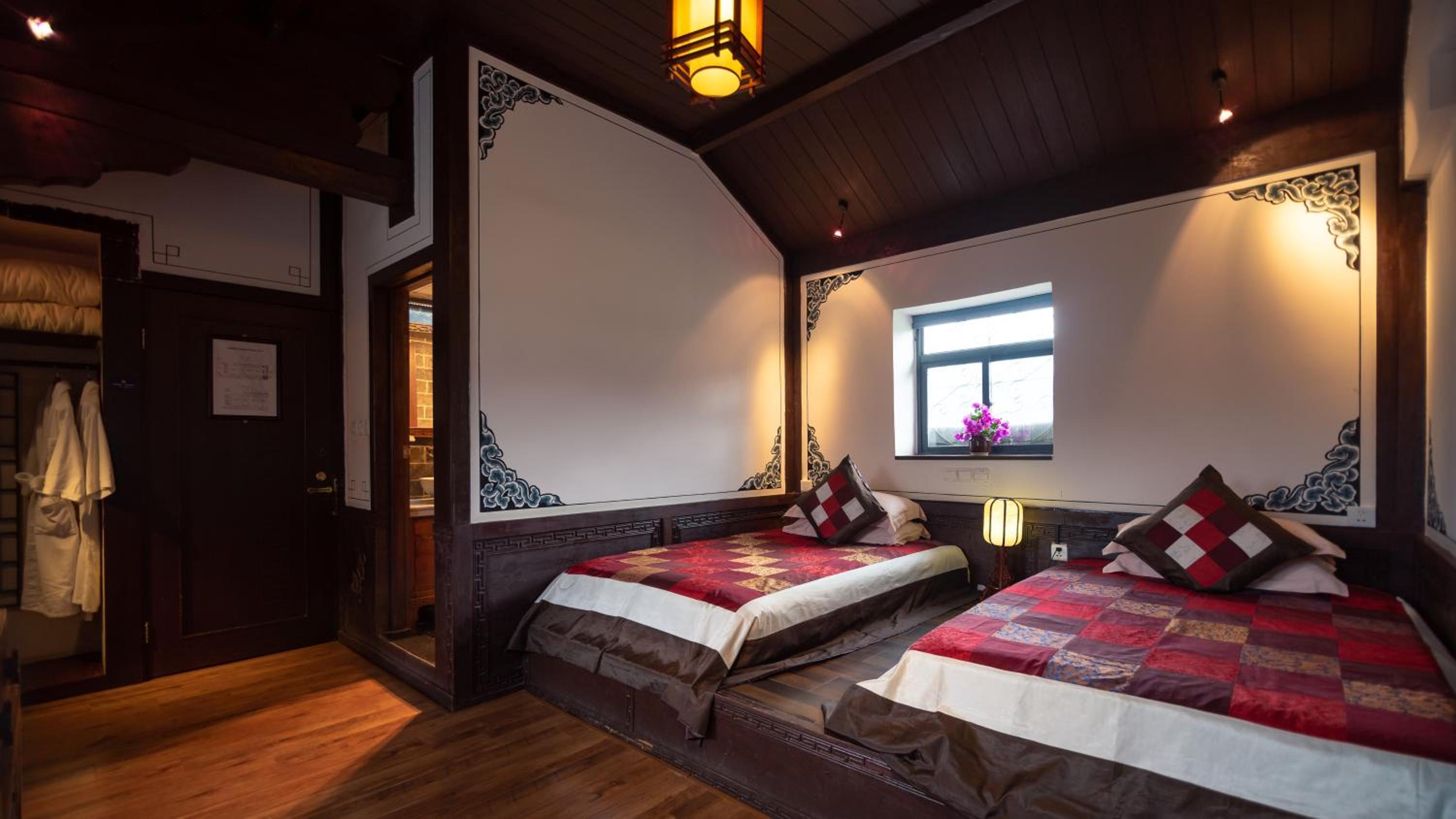 Small Twin Room photo 1