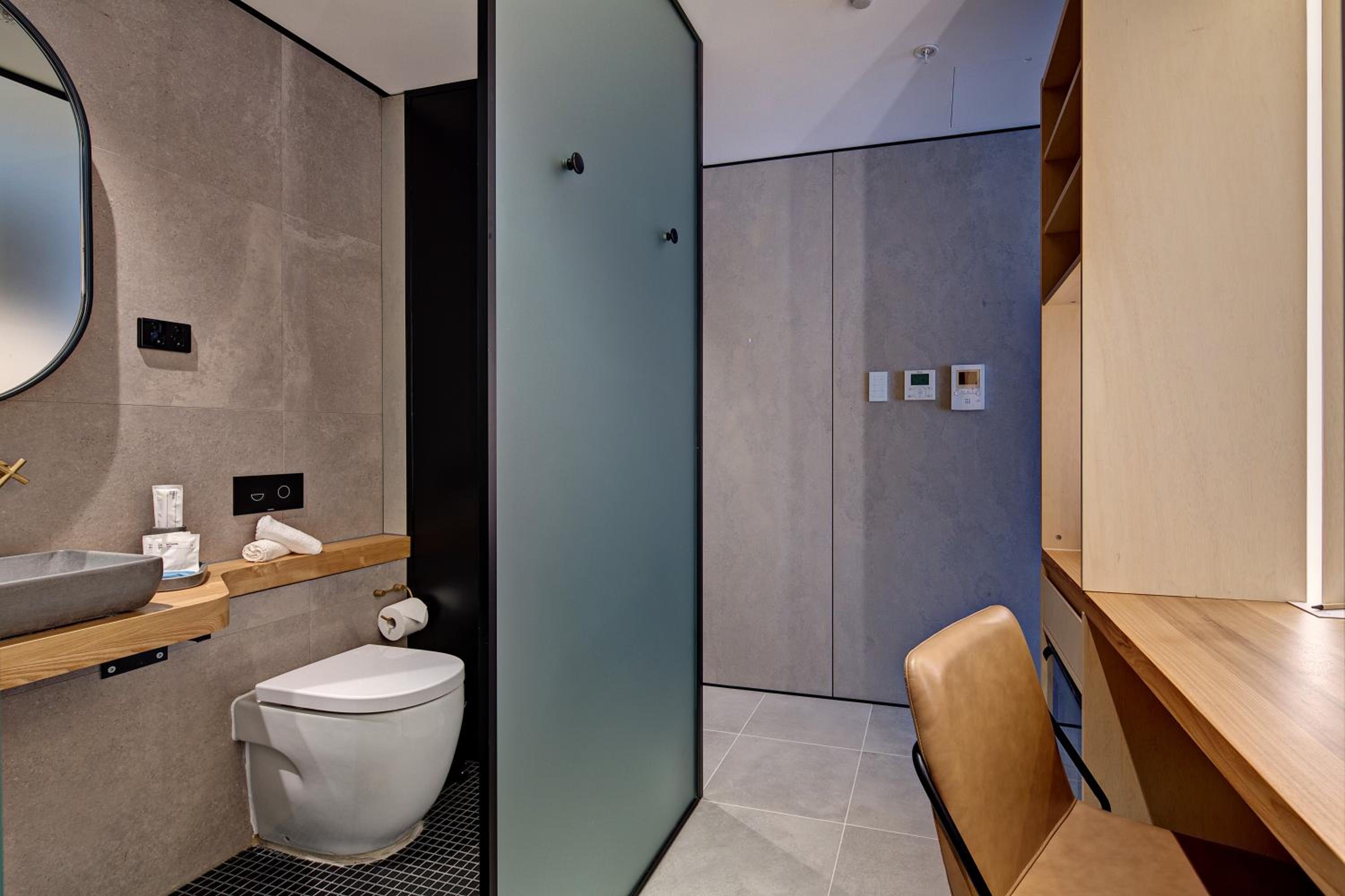 Sky Room thumbnail 6