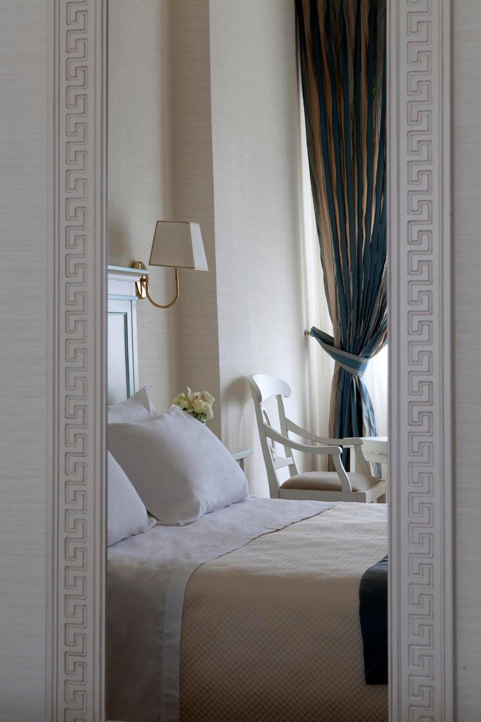 Superior Double or Twin Room - Photo 8