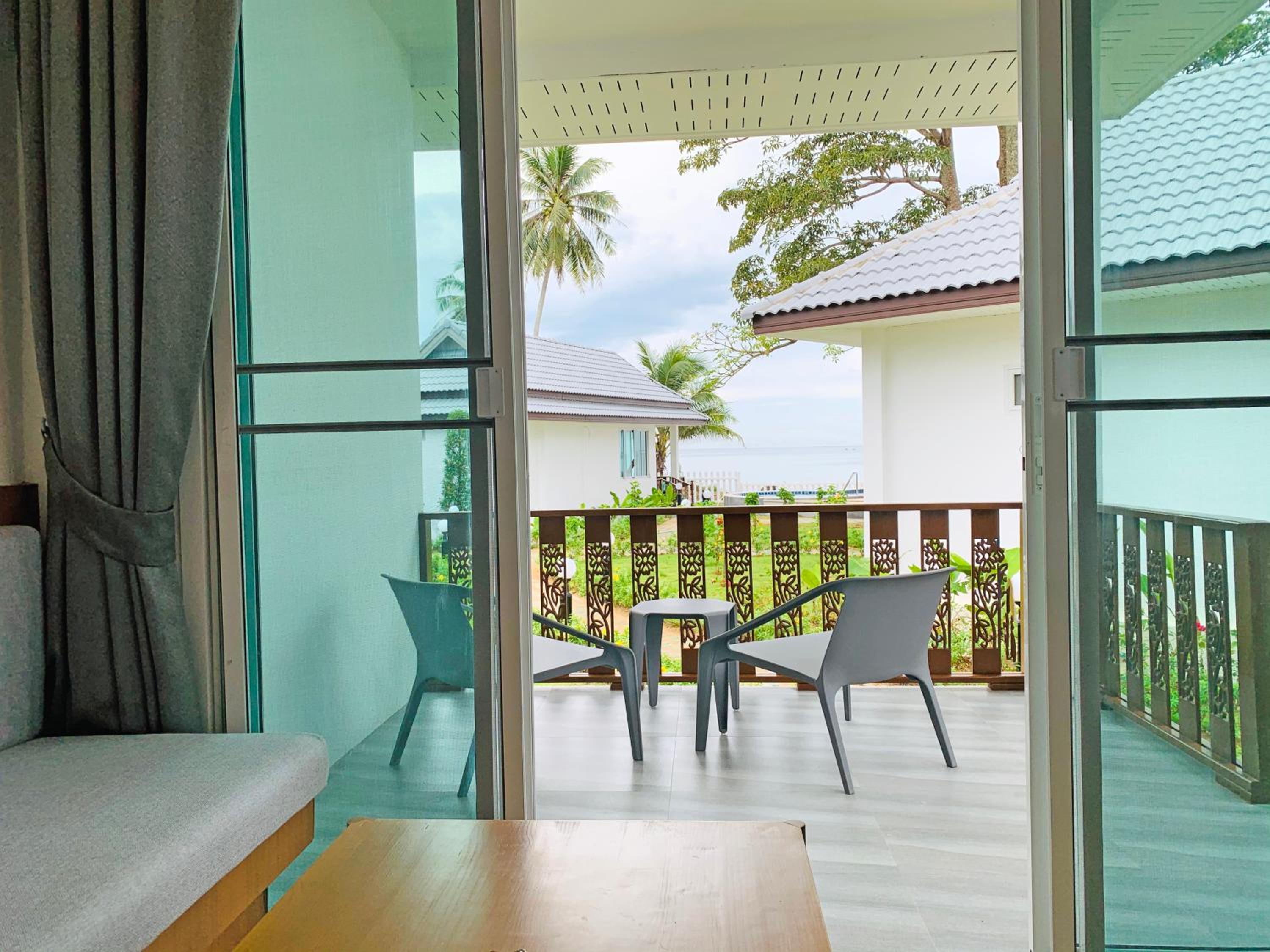 Deluxe Double Room with Sea View - Photo 3