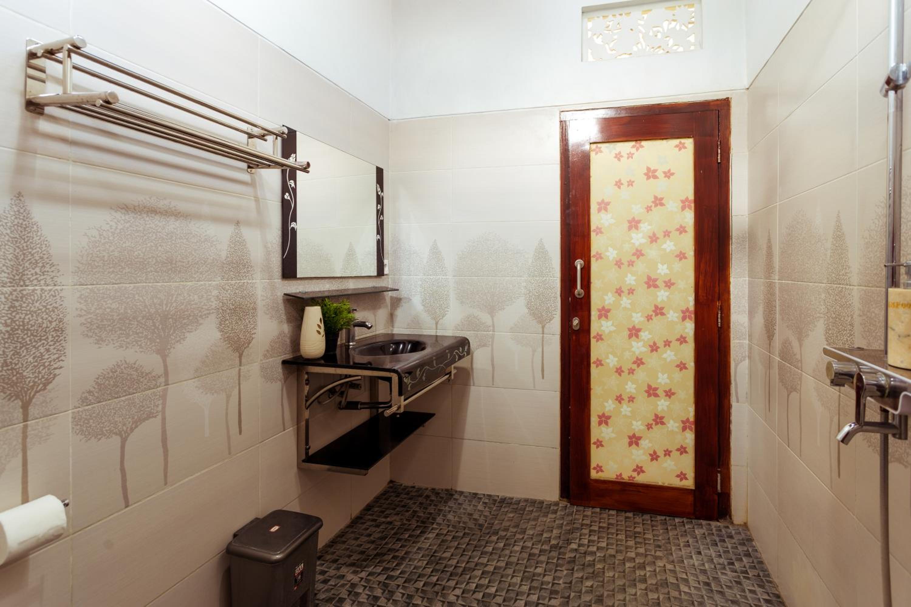 Two-Bedroom Villa - Photo 4