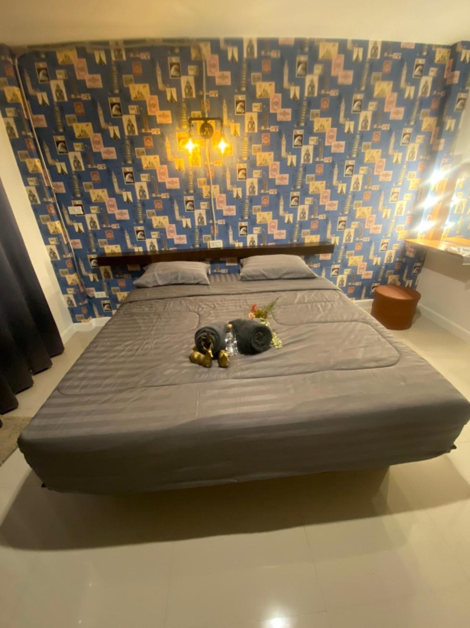 Deluxe Double Room with Balcony - Photo 1
