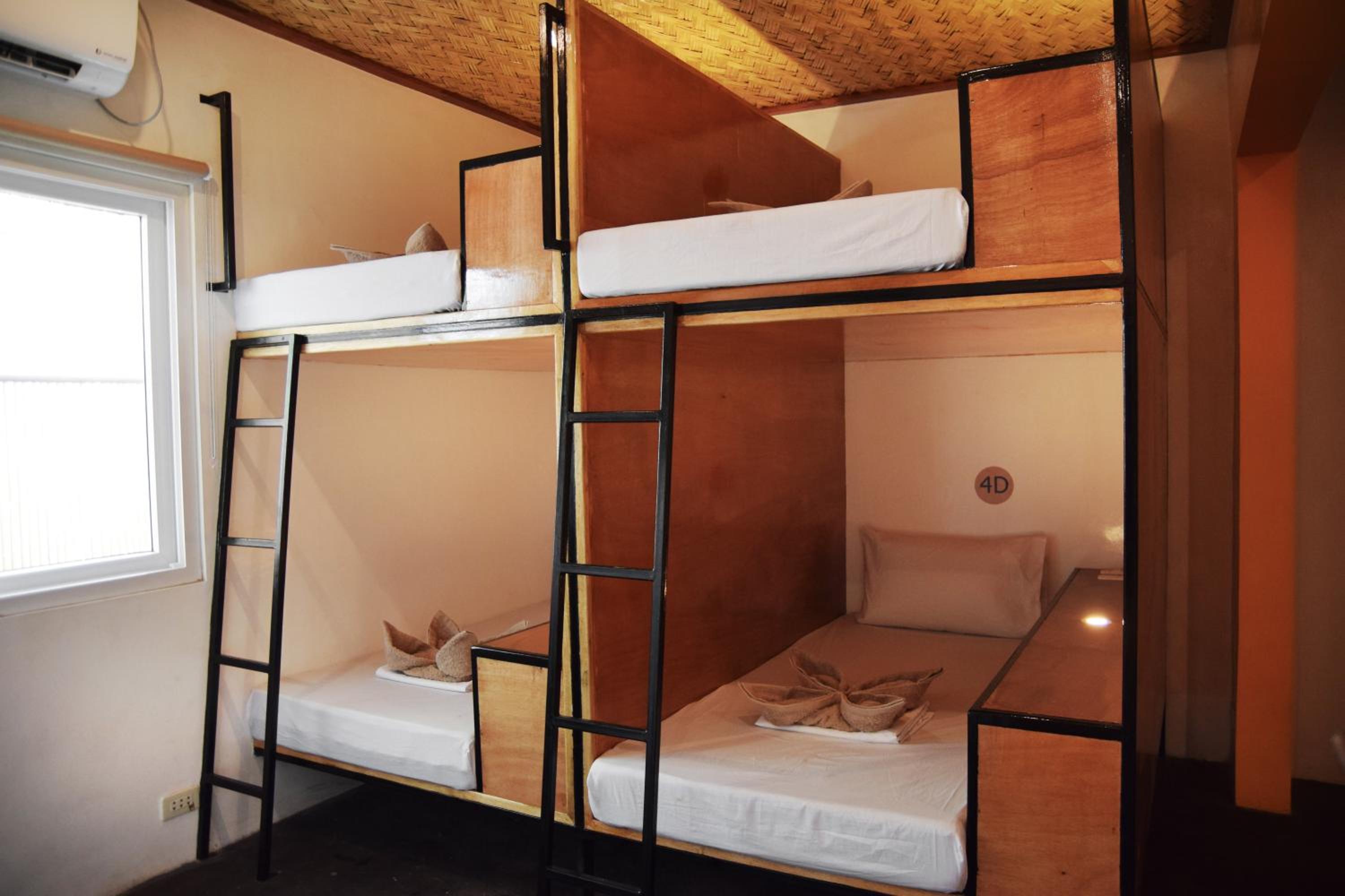 Bed in 6-Bed Female Dormitory Room photo 2