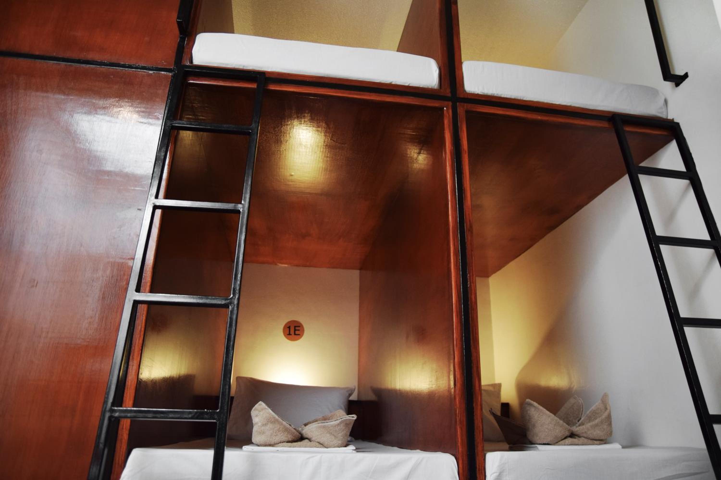 Bed in 6-Bed Female Dormitory Room photo 1