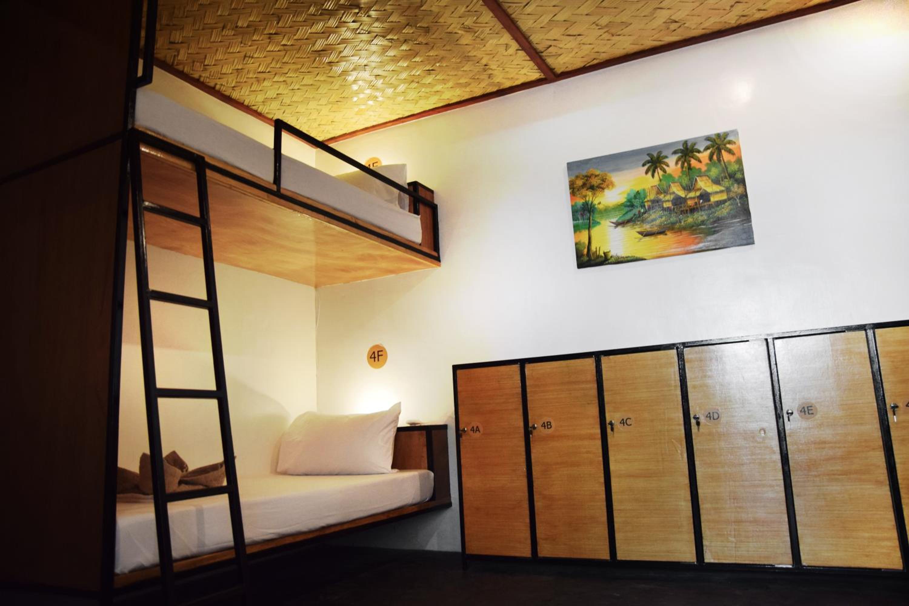 Bed in 6-Bed Female Dormitory Room photo 1