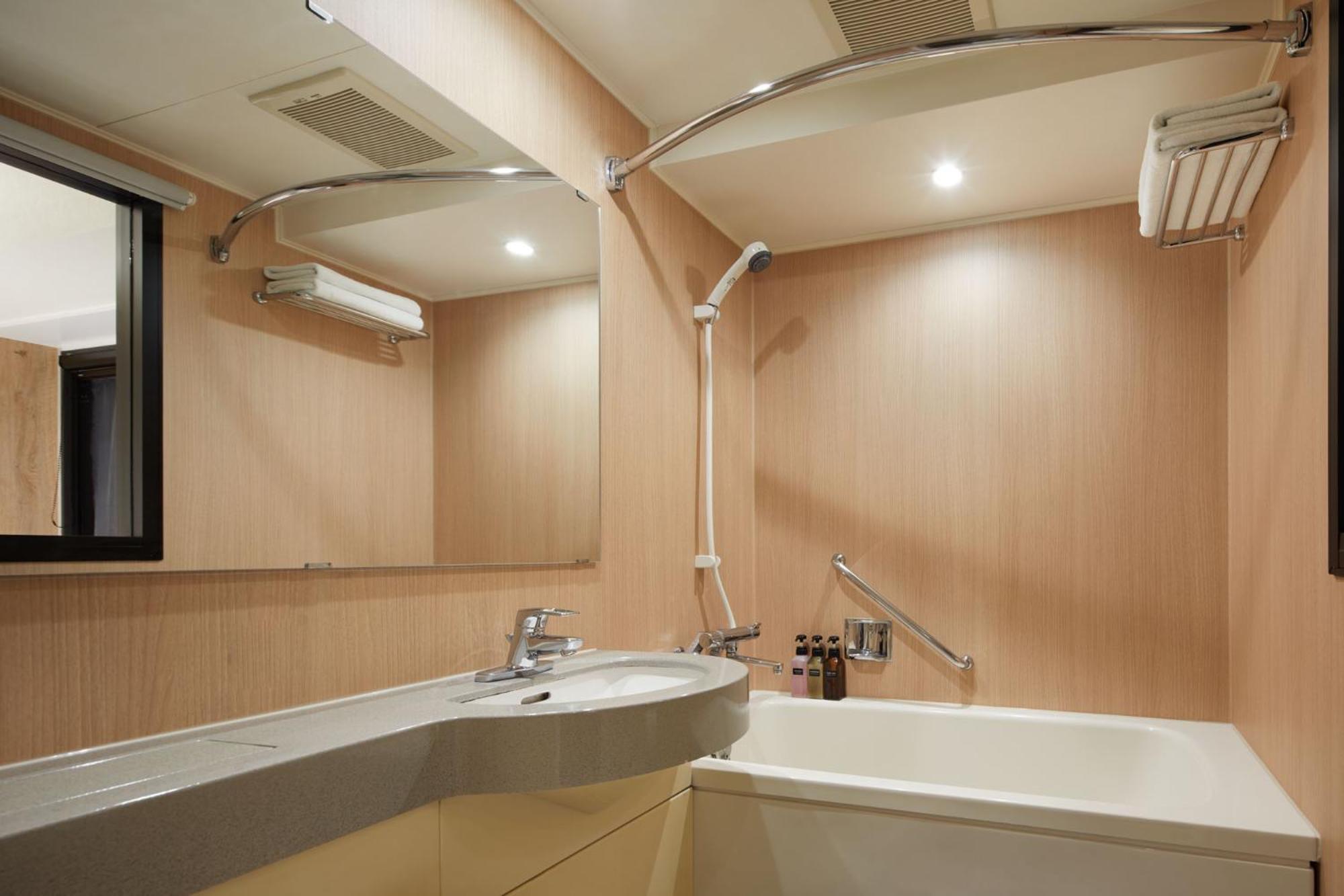 Single Room - Non-Smoking photo 3