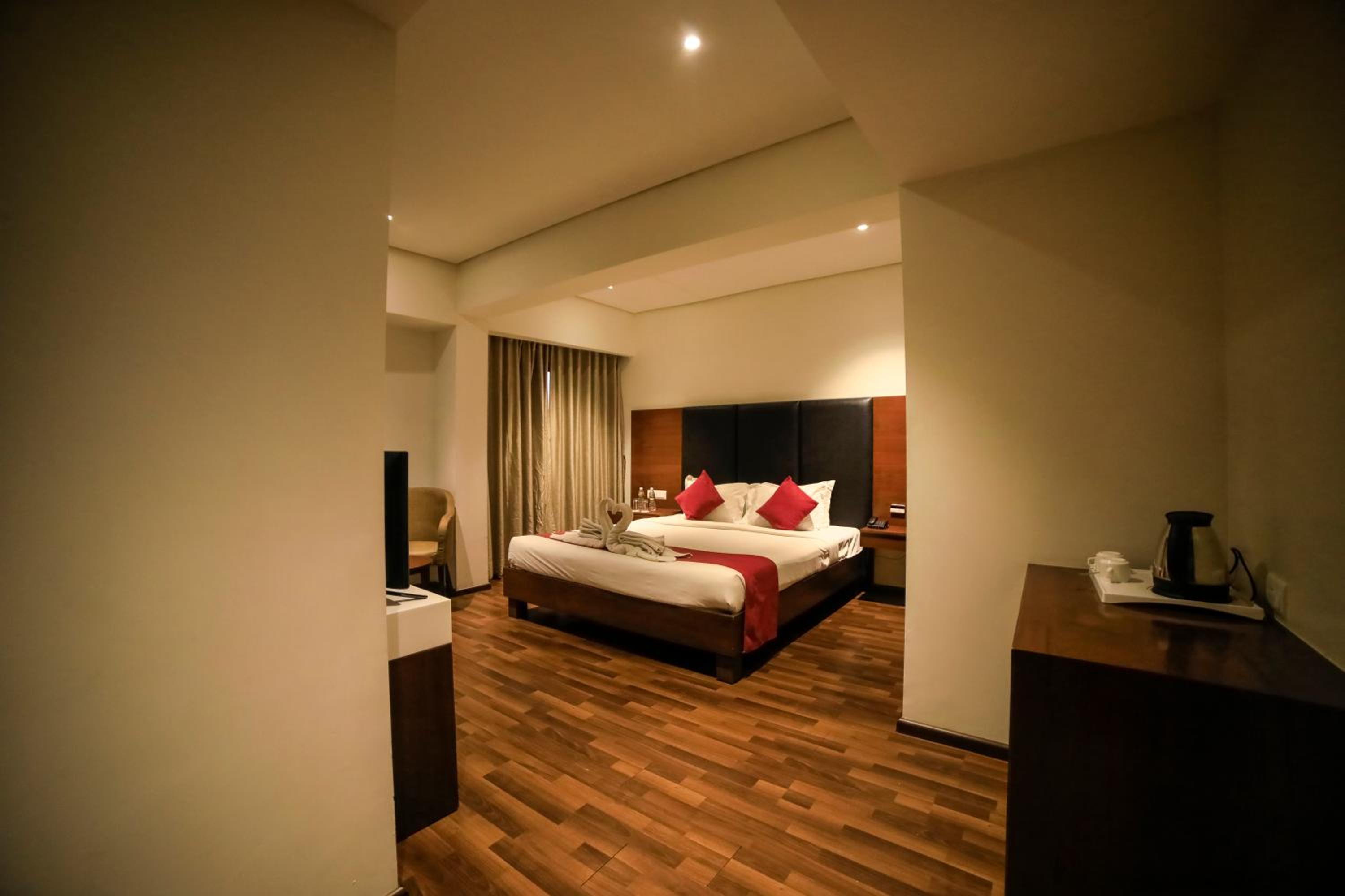 Premium Double Room - Photo 12