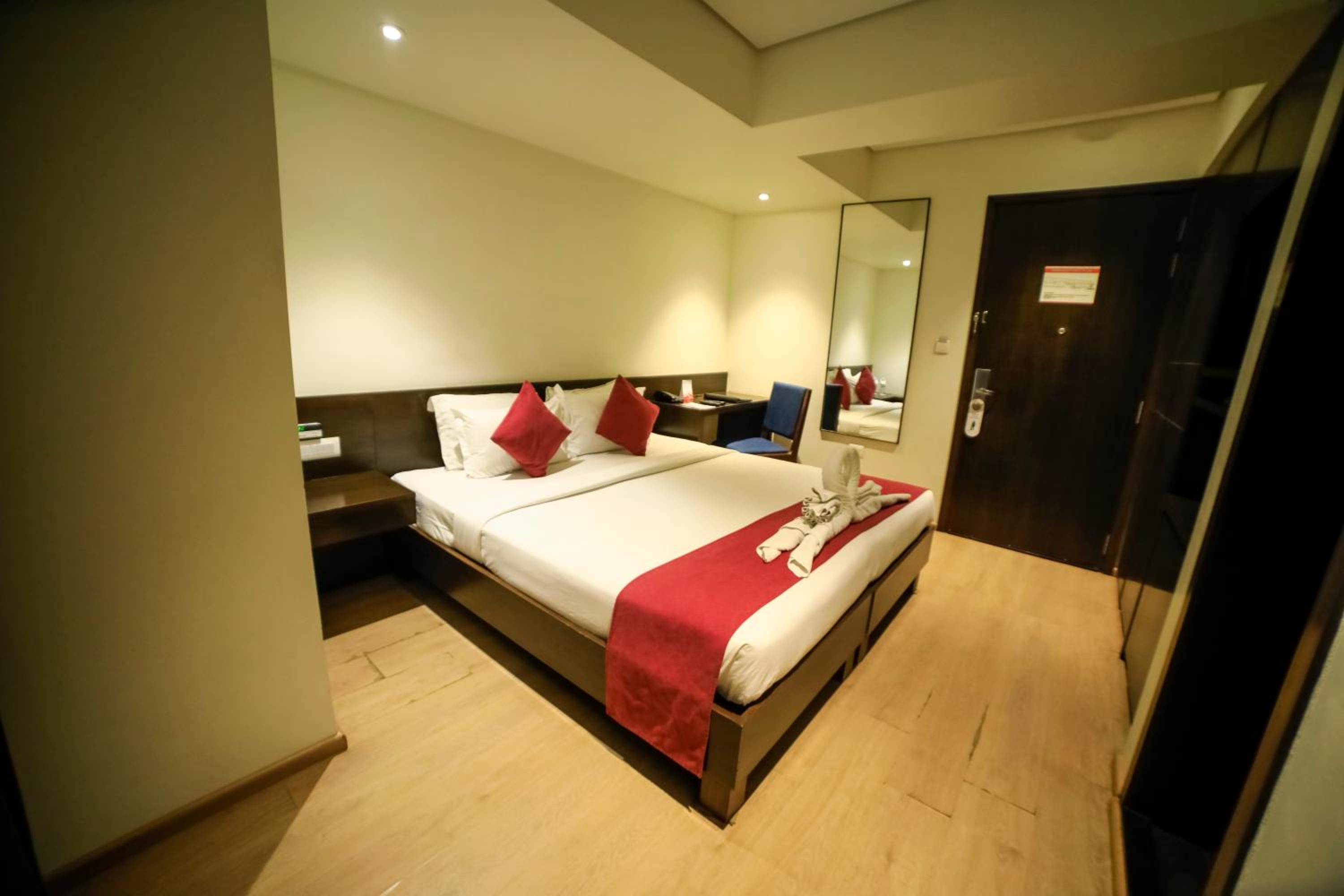 Premium Double Room - Photo 10