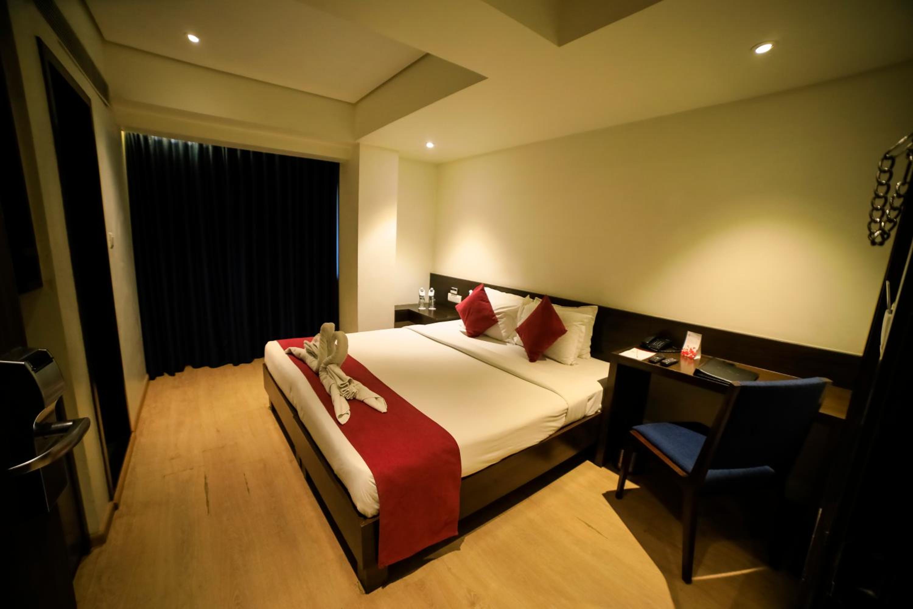 Premium Double Room - Photo 13