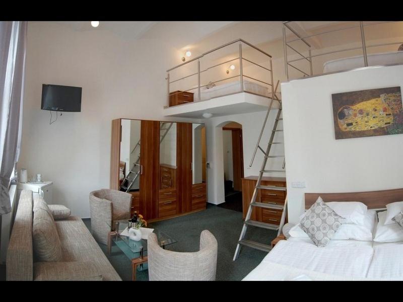 Duplex Family Room - Photo 13