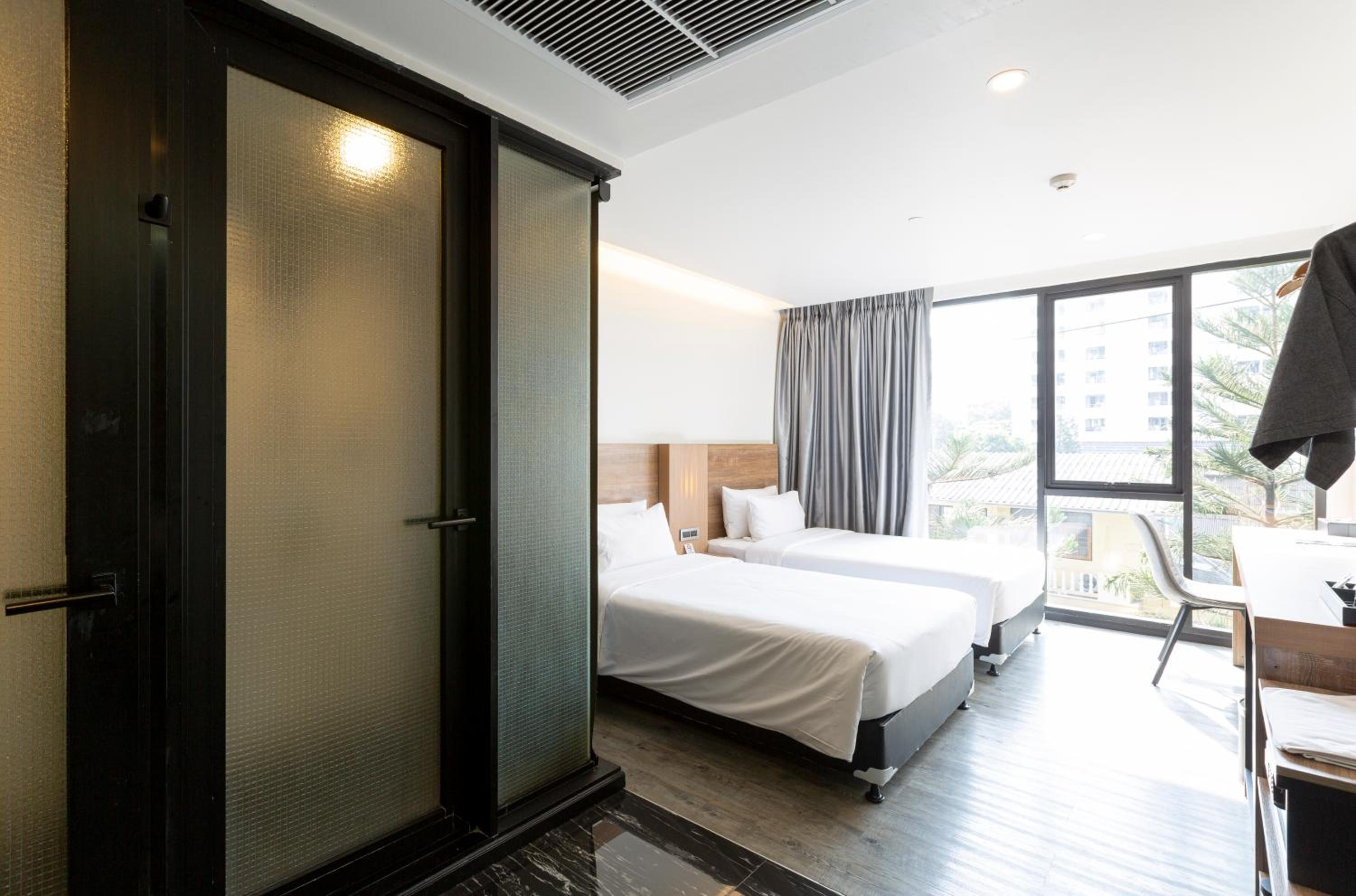 Deluxe Twin Room photo 2