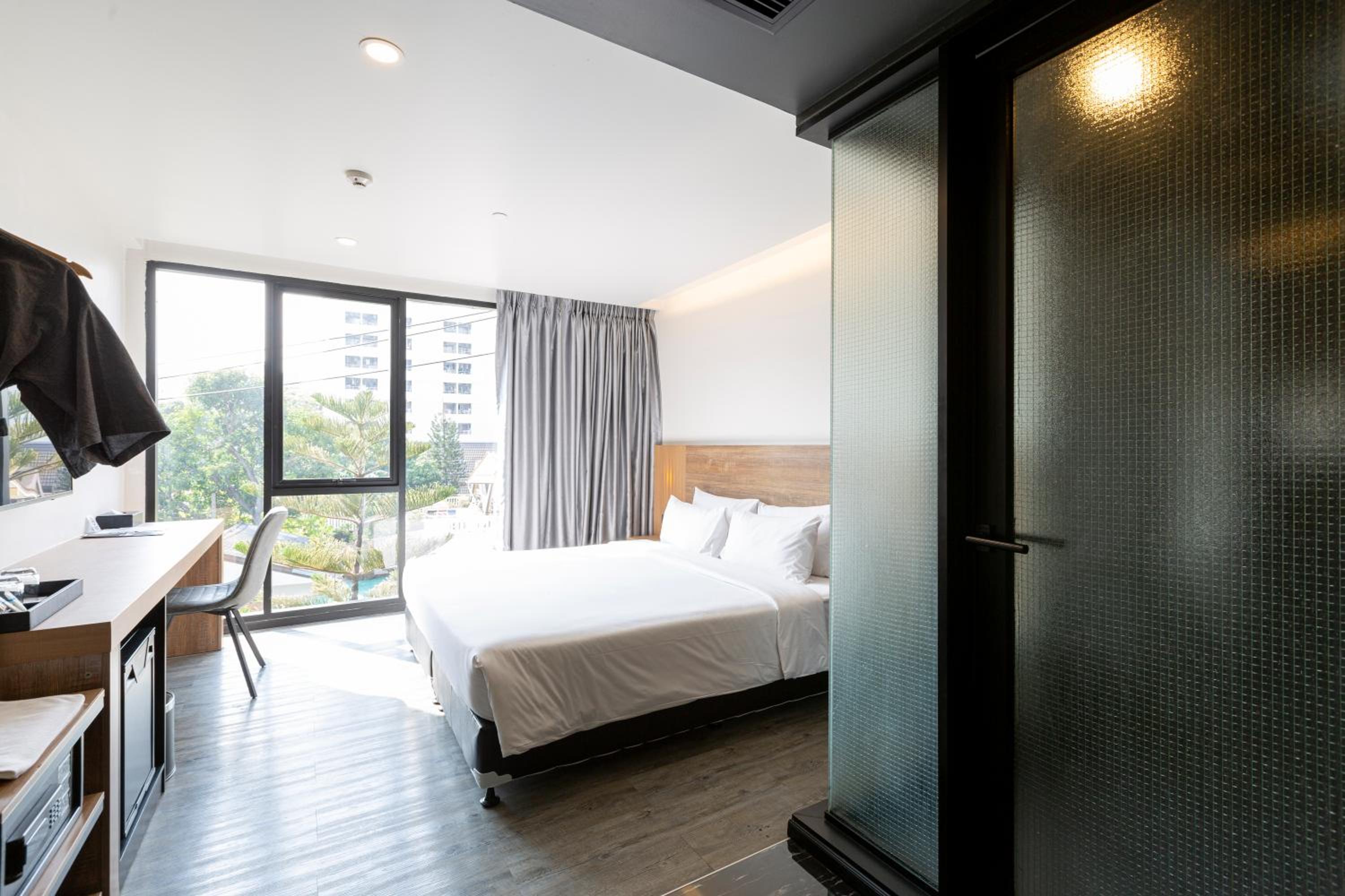 Deluxe Double Room photo 3