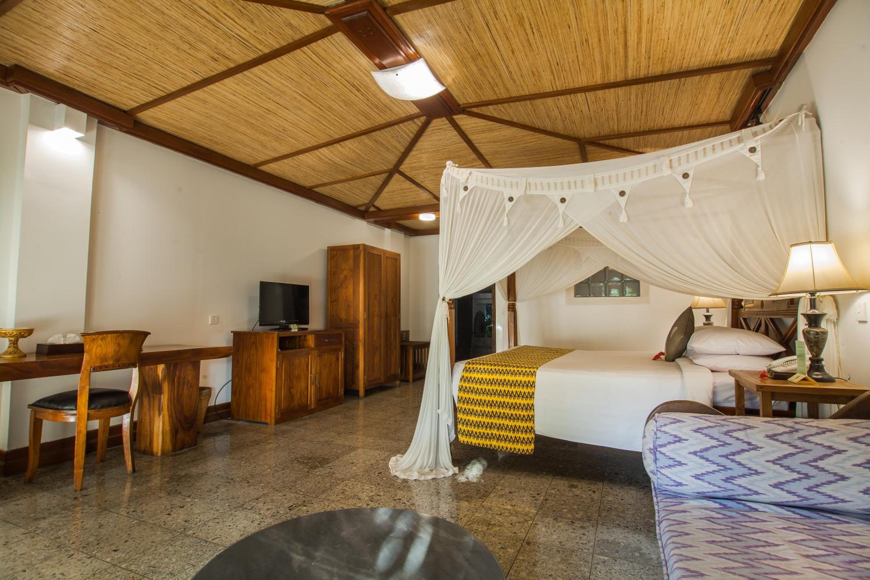 Suite with River View - Photo 10