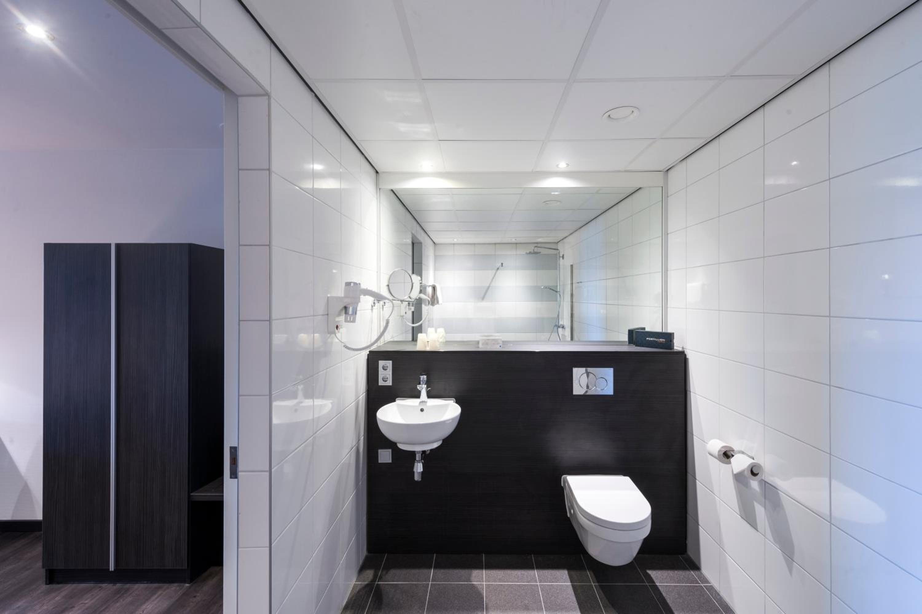 Executive Suite - Photo 5