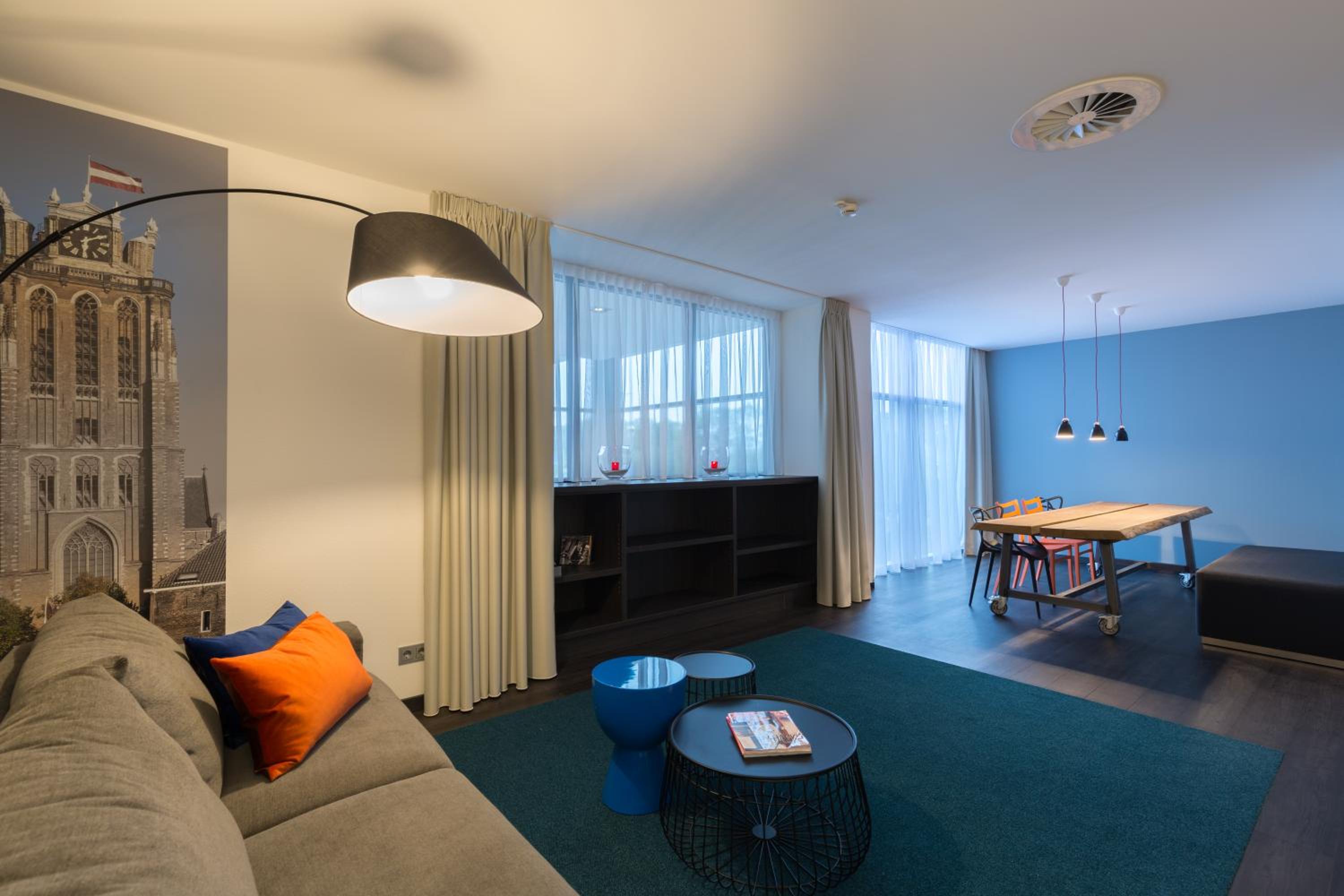 Executive Suite - Photo 6