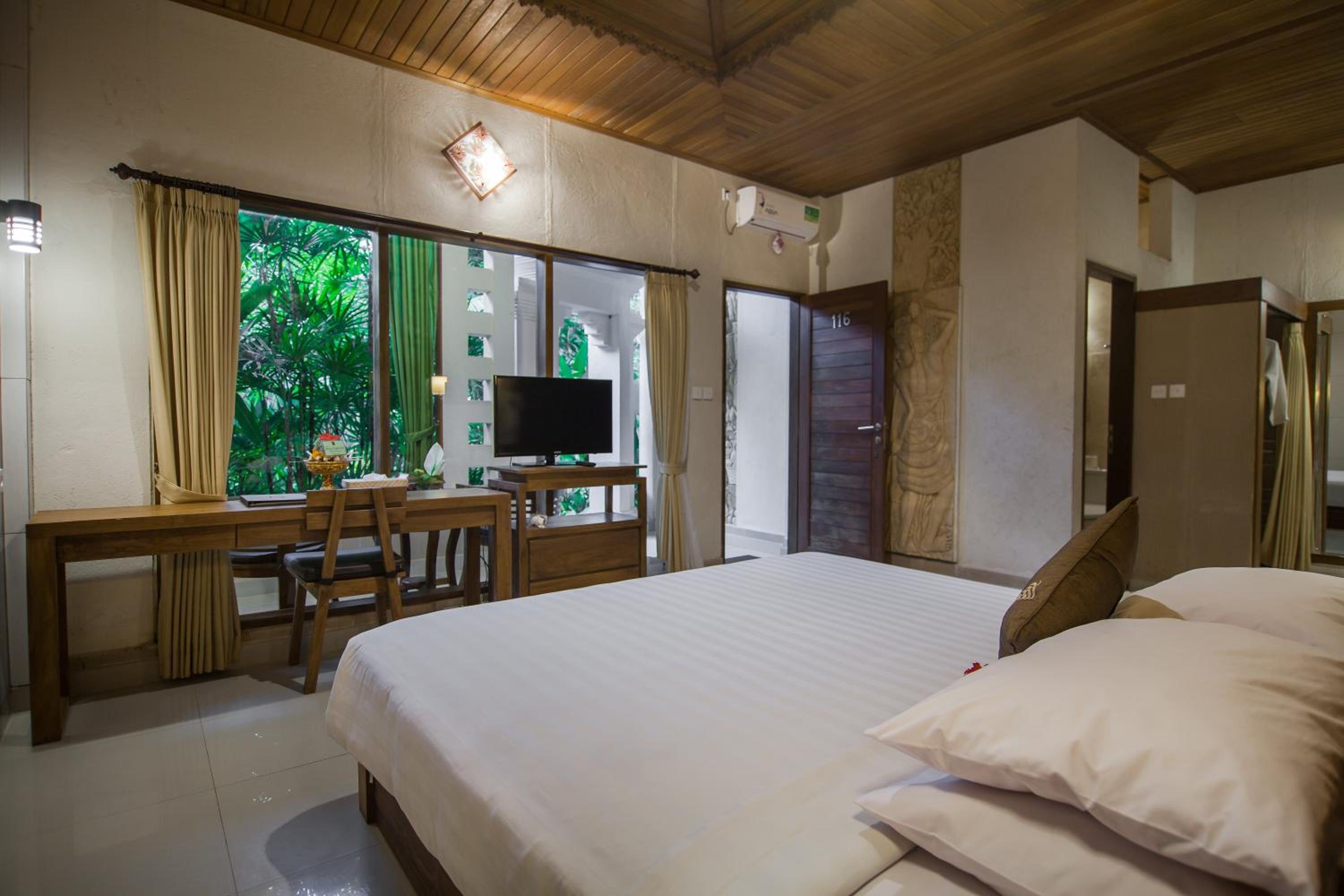 Suite with Garden View - Photo 20