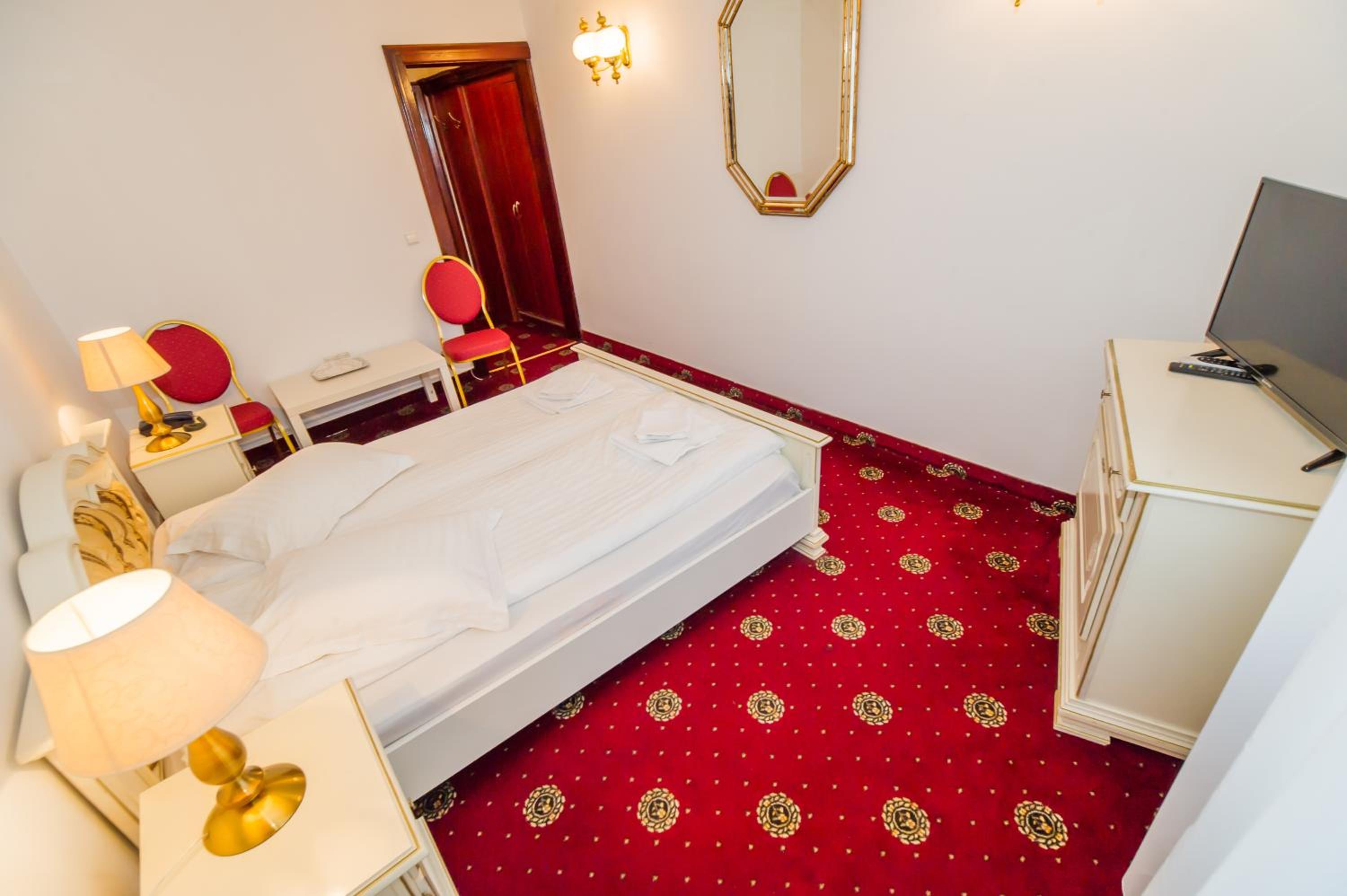 Double Room - Photo 2
