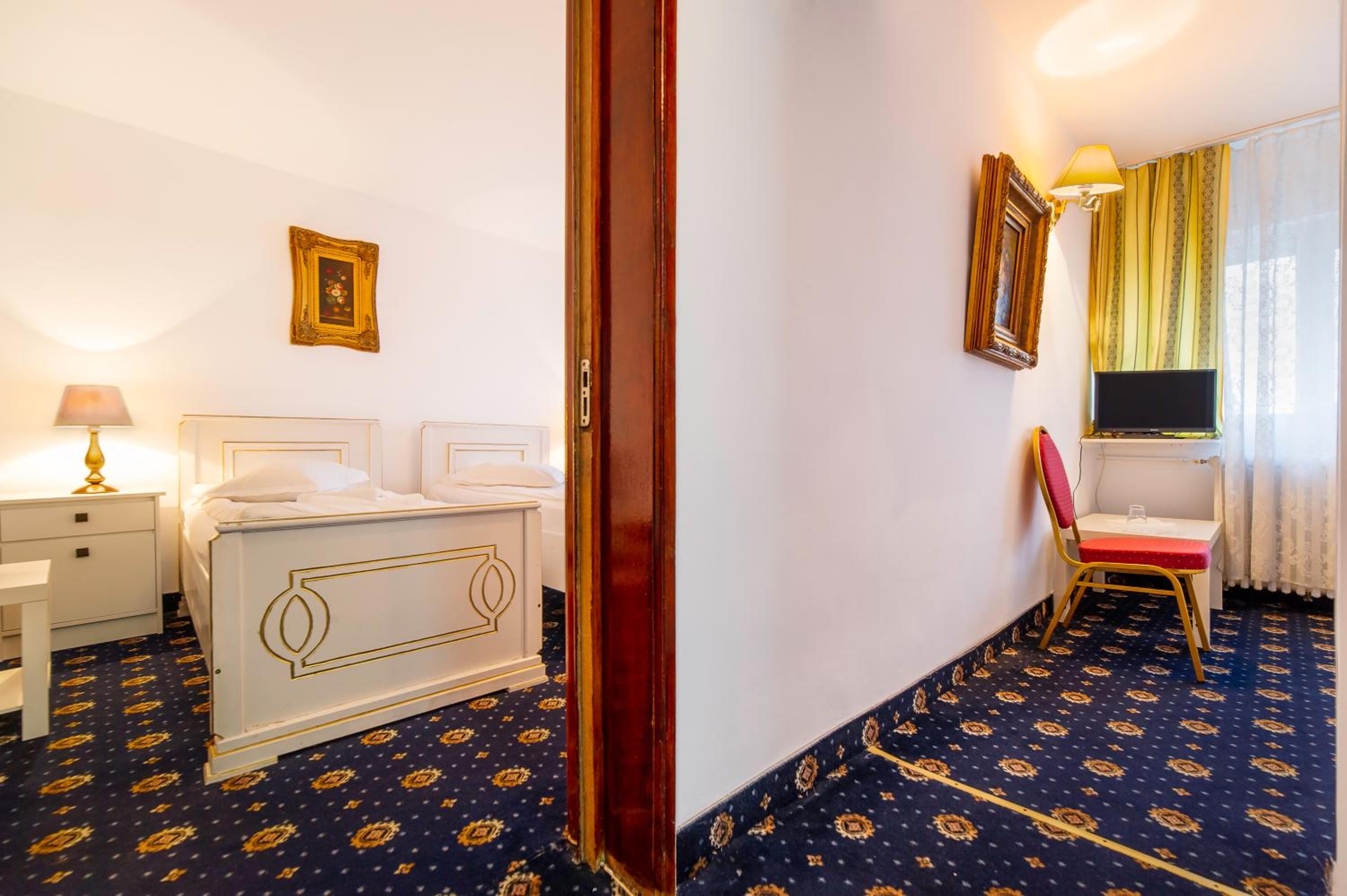 Family Junior Suite - Photo 8
